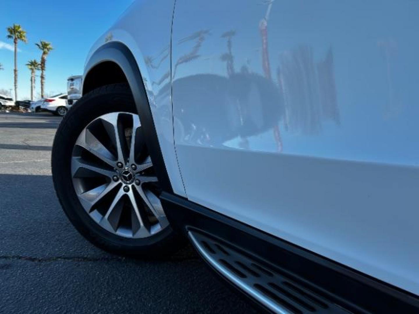 2020 WHITE Mercedes-Benz GLE-Class (4JGFB4KB5LA) with an 4-Cyl Turbo 2.0 Liter engine, Automatic 9-Spd 9G-Tronic transmission, located at 412 Auto Vista Drive, Palmdale, CA, 93551, (661) 945-0620, 34.592636, -118.136681 - Photo#9