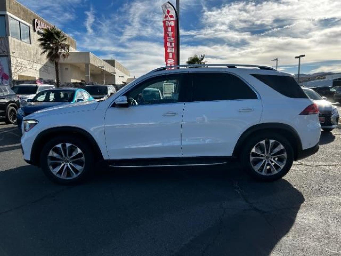 2020 WHITE Mercedes-Benz GLE-Class (4JGFB4KB5LA) with an 4-Cyl Turbo 2.0 Liter engine, Automatic 9-Spd 9G-Tronic transmission, located at 412 Auto Vista Drive, Palmdale, CA, 93551, (661) 945-0620, 34.592636, -118.136681 - Photo#3