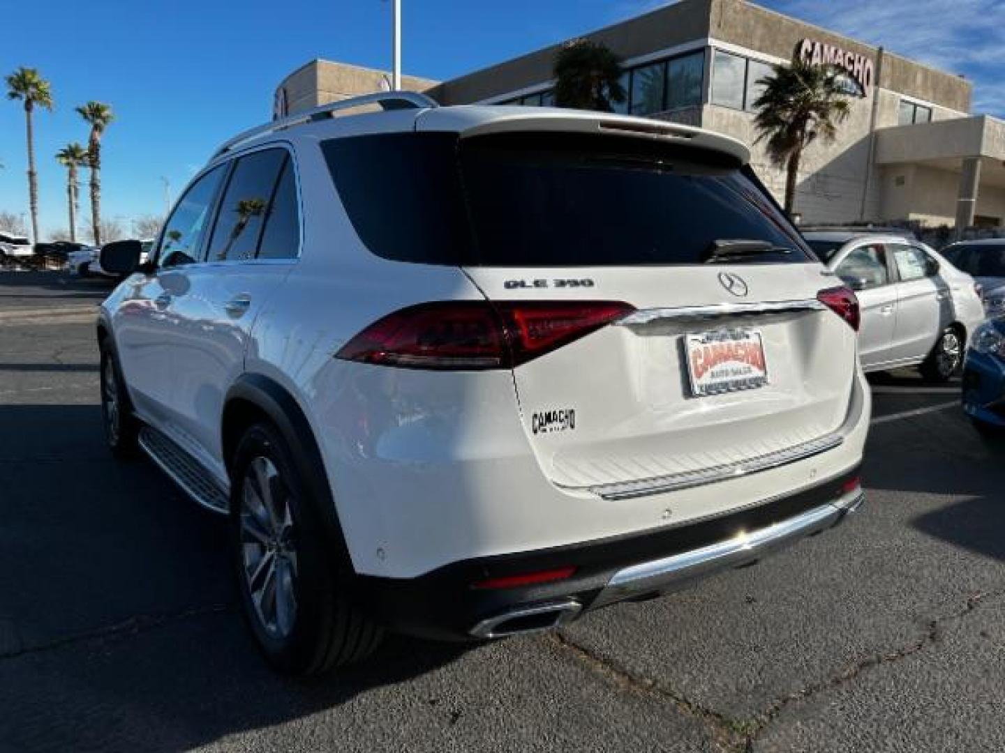 2020 WHITE Mercedes-Benz GLE-Class (4JGFB4KB5LA) with an 4-Cyl Turbo 2.0 Liter engine, Automatic 9-Spd 9G-Tronic transmission, located at 412 Auto Vista Drive, Palmdale, CA, 93551, (661) 945-0620, 34.592636, -118.136681 - Photo#4