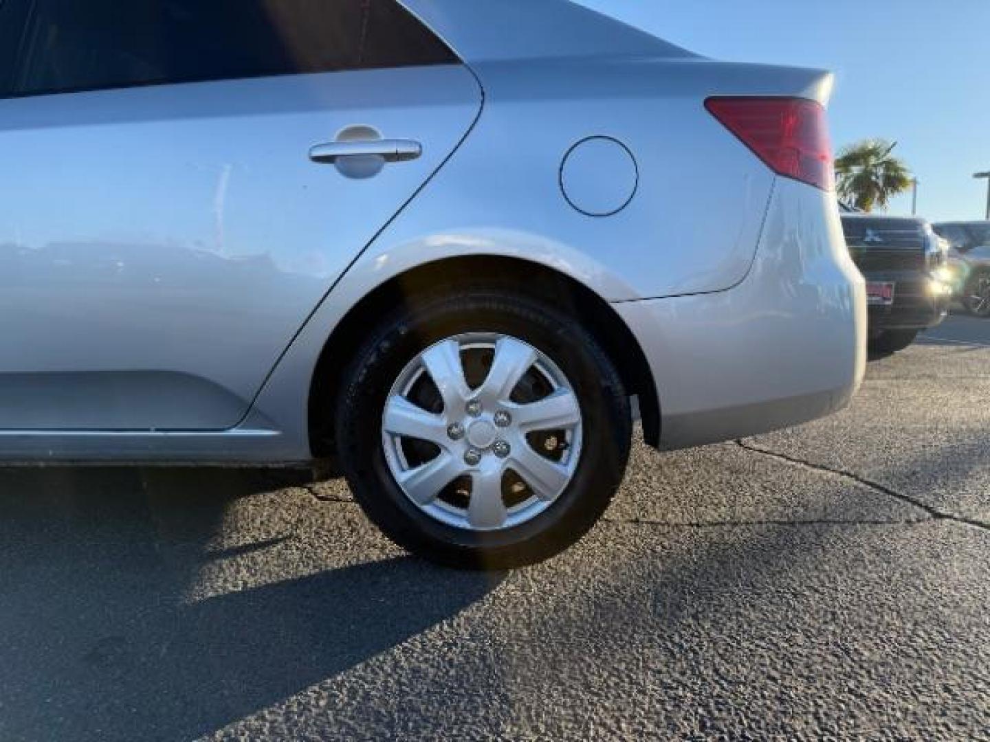 2010 SILVER Kia Forte (KNAFT4A28A5) with an 4-Cyl 2.0 Liter engine, Automatic 4-Spd w/Overdrive transmission, located at 412 Auto Vista Drive, Palmdale, CA, 93551, (661) 945-0620, 34.592636, -118.136681 - Photo#8