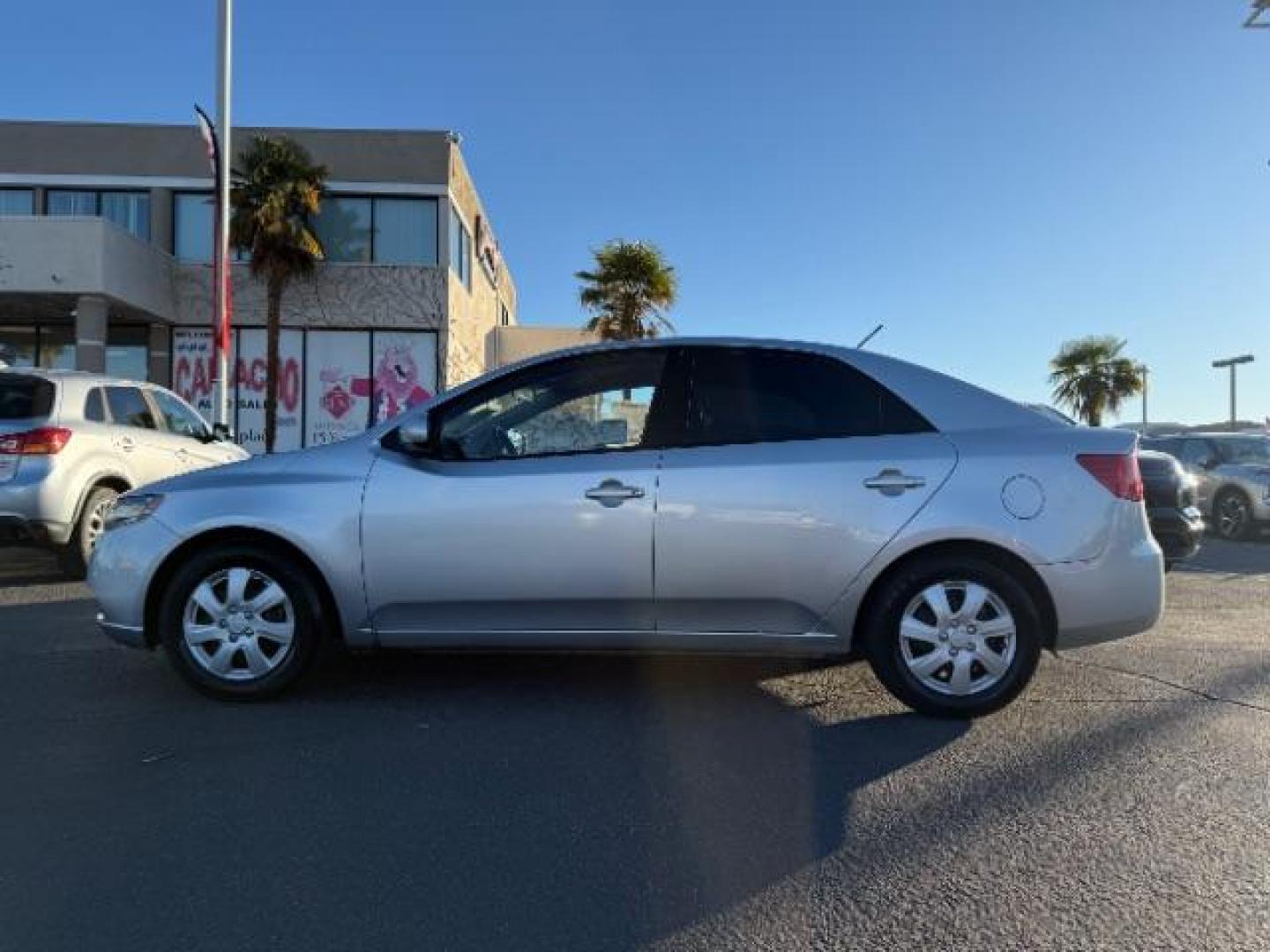 2010 SILVER Kia Forte (KNAFT4A28A5) with an 4-Cyl 2.0 Liter engine, Automatic 4-Spd w/Overdrive transmission, located at 412 Auto Vista Drive, Palmdale, CA, 93551, (661) 945-0620, 34.592636, -118.136681 - Photo#3