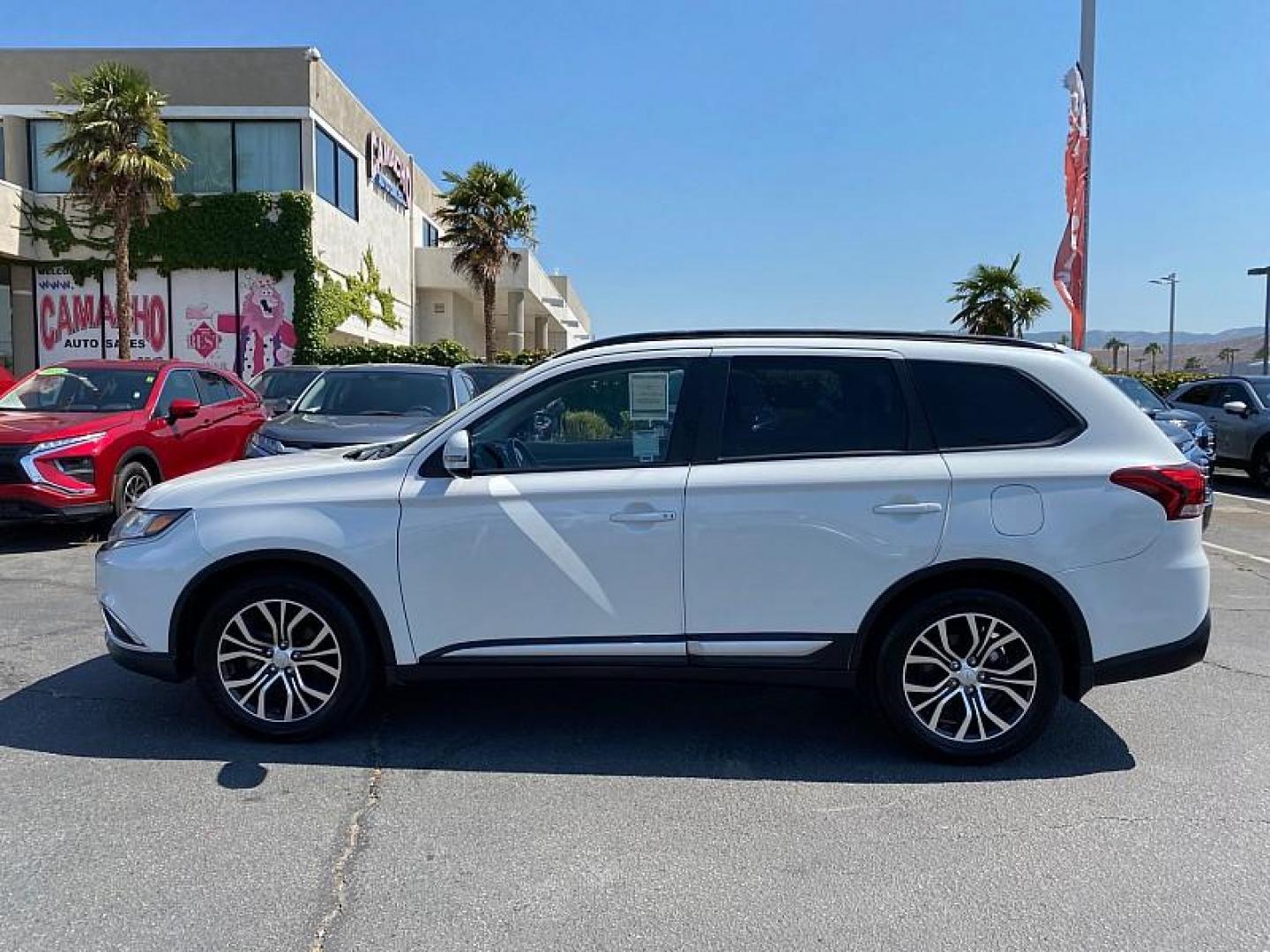 2016 MITSUBISHI OUTLANDER (JA4AD3A38GZ) , located at 412 Auto Vista Drive, Palmdale, CA, 93551, (661) 945-0620, 34.592636, -118.136681 - Photo#3