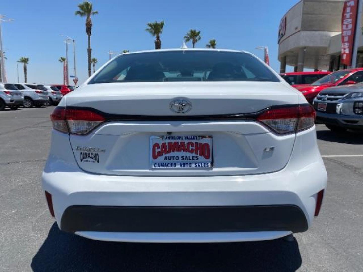 2022 WHITE Toyota Corolla (5YFEPMAE3NP) with an 4-Cyl 1.8 Liter engine, Automatic CVTi-S transmission, located at 412 Auto Vista Drive, Palmdale, CA, 93551, (661) 945-0620, 34.592636, -118.136681 - Photo#5