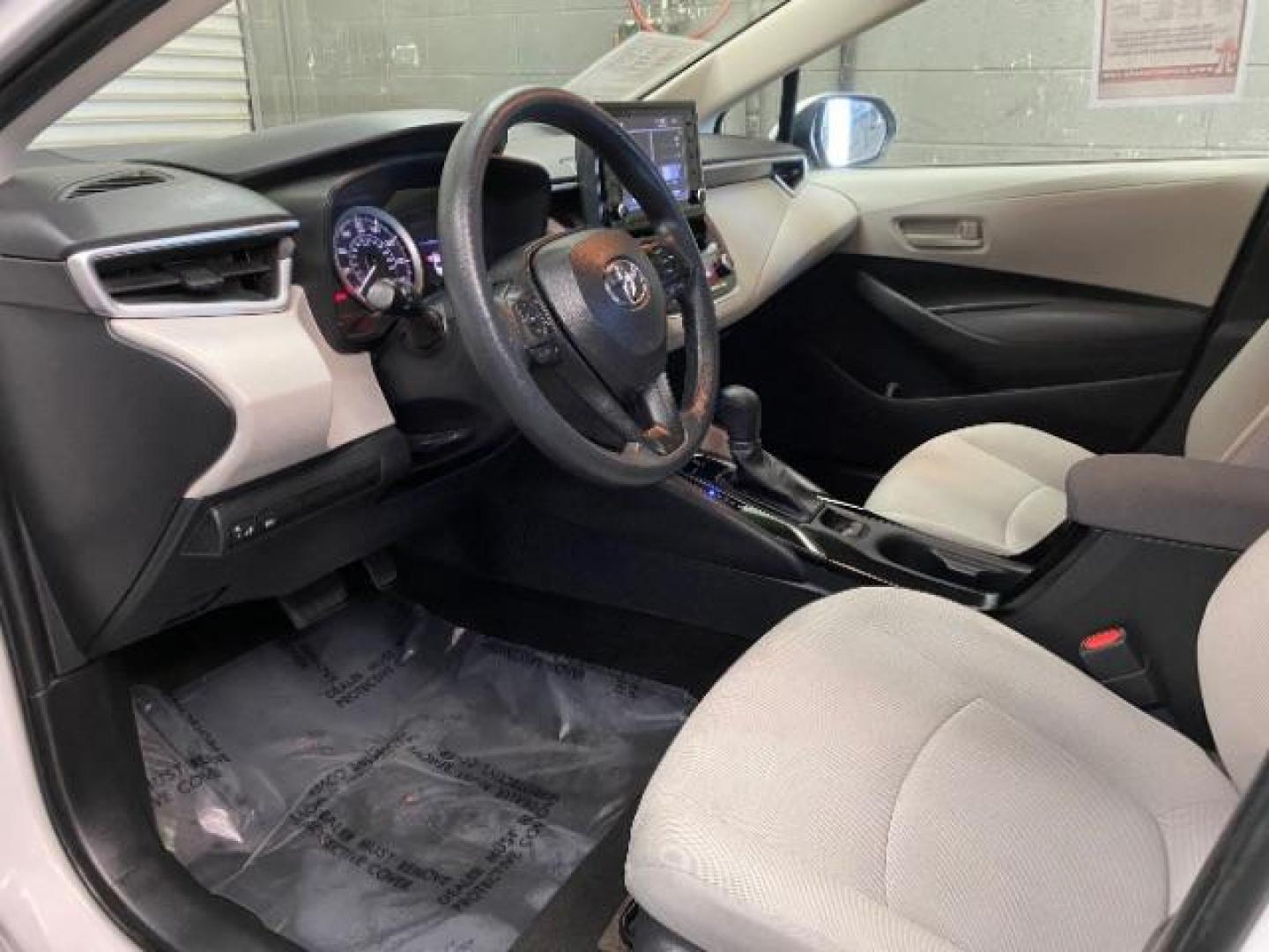 2022 WHITE Toyota Corolla (5YFEPMAE3NP) with an 4-Cyl 1.8 Liter engine, Automatic CVTi-S transmission, located at 412 Auto Vista Drive, Palmdale, CA, 93551, (661) 945-0620, 34.592636, -118.136681 - Photo#9