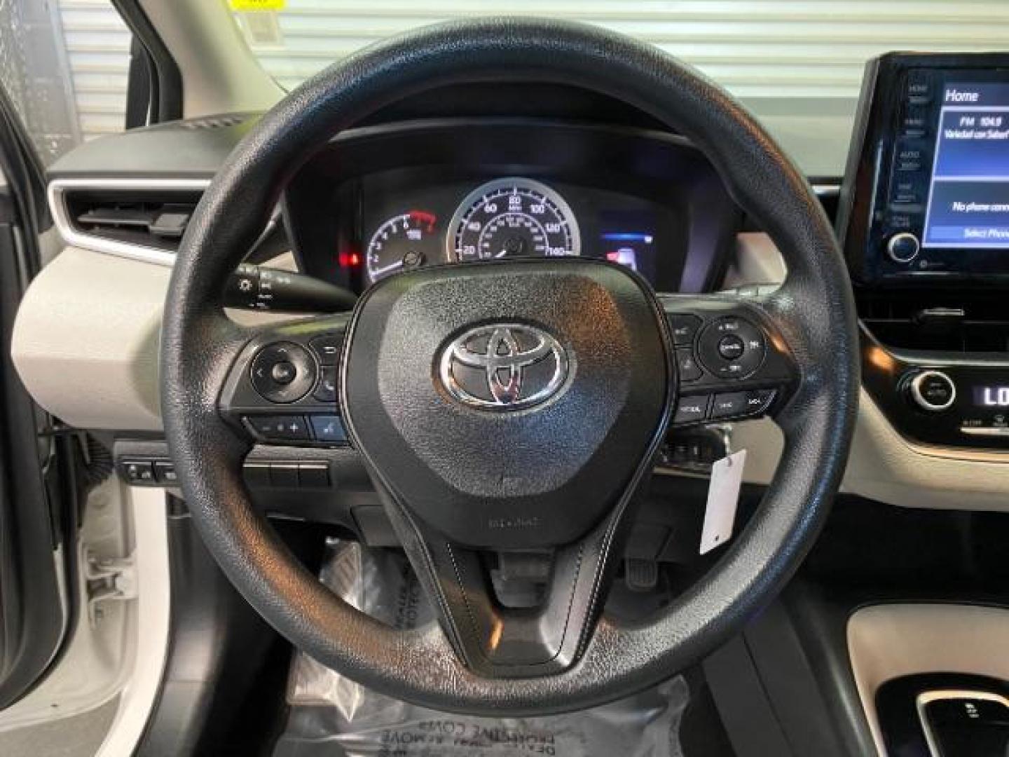 2022 WHITE Toyota Corolla (5YFEPMAE3NP) with an 4-Cyl 1.8 Liter engine, Automatic CVTi-S transmission, located at 412 Auto Vista Drive, Palmdale, CA, 93551, (661) 945-0620, 34.592636, -118.136681 - Photo#11