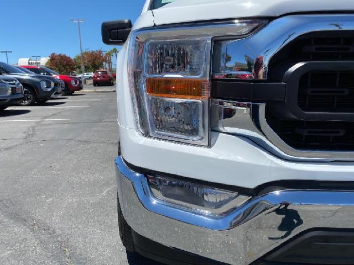 2022 WHITE Ford F-150 4WD (1FTFW1E56NK) with an V8 Flex Fuel 5.0 Liter engine, Automatic 10-Spd transmission, located at 412 Auto Vista Drive, Palmdale, CA, 93551, (661) 945-0620, 34.592636, -118.136681 - Photo#9