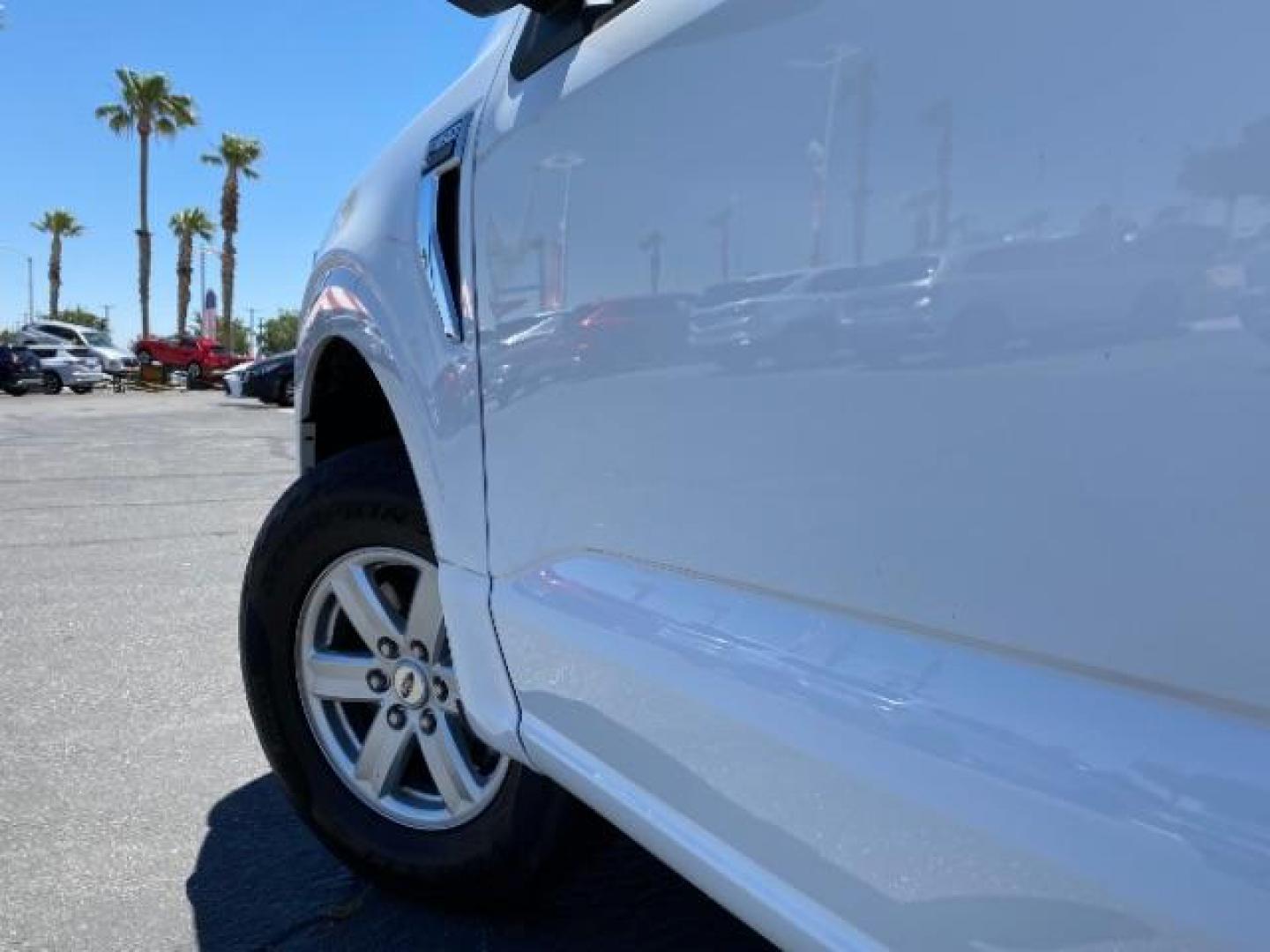 2022 WHITE Ford F-150 4WD (1FTFW1E56NK) with an V8 Flex Fuel 5.0 Liter engine, Automatic 10-Spd transmission, located at 412 Auto Vista Drive, Palmdale, CA, 93551, (661) 945-0620, 34.592636, -118.136681 - Photo#10