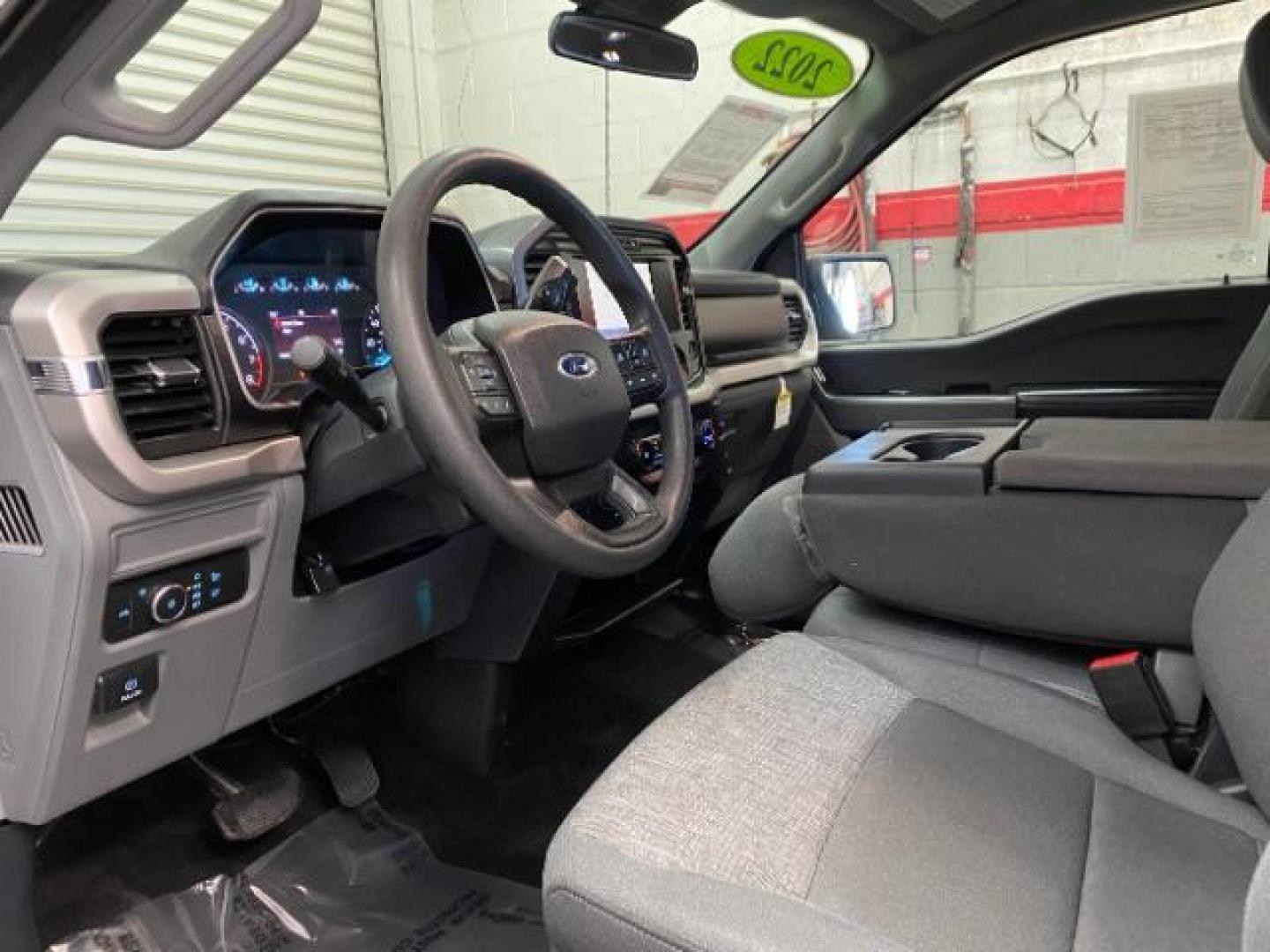 2022 WHITE Ford F-150 4WD (1FTFW1E56NK) with an V8 Flex Fuel 5.0 Liter engine, Automatic 10-Spd transmission, located at 412 Auto Vista Drive, Palmdale, CA, 93551, (661) 945-0620, 34.592636, -118.136681 - Photo#18