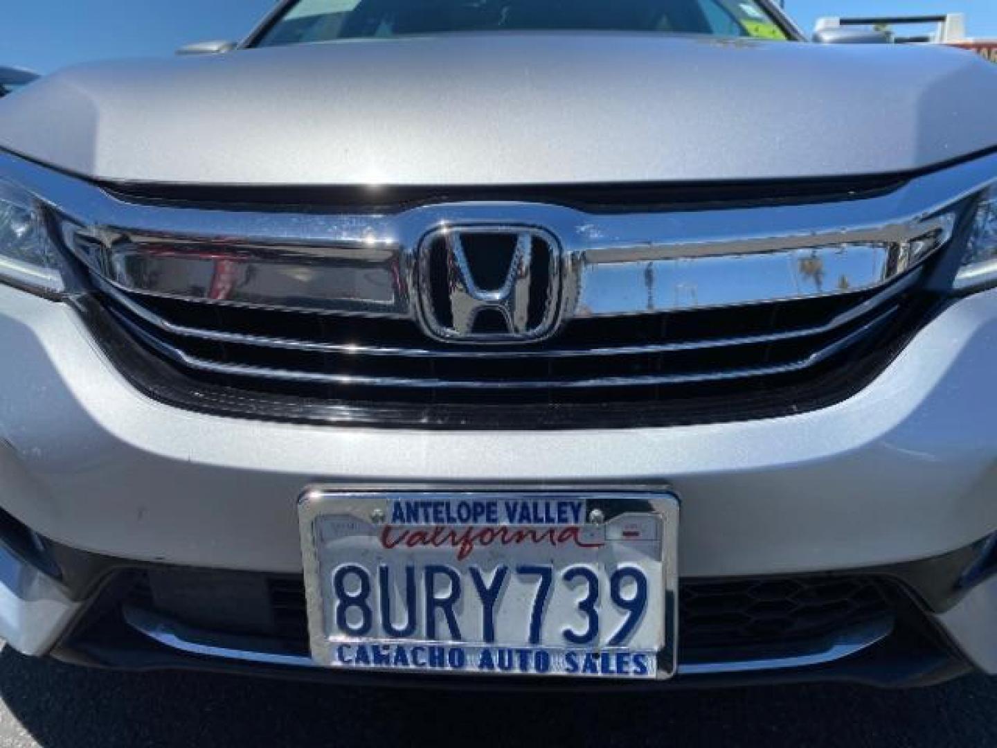 2017 SILVER Honda Accord Hybrid (JHMCR6F71HC) with an 4-Cyl Hybrid VTEC 2.0L engine, Automatic CVT transmission, located at 412 Auto Vista Drive, Palmdale, CA, 93551, (661) 945-0620, 34.592636, -118.136681 - Photo#9