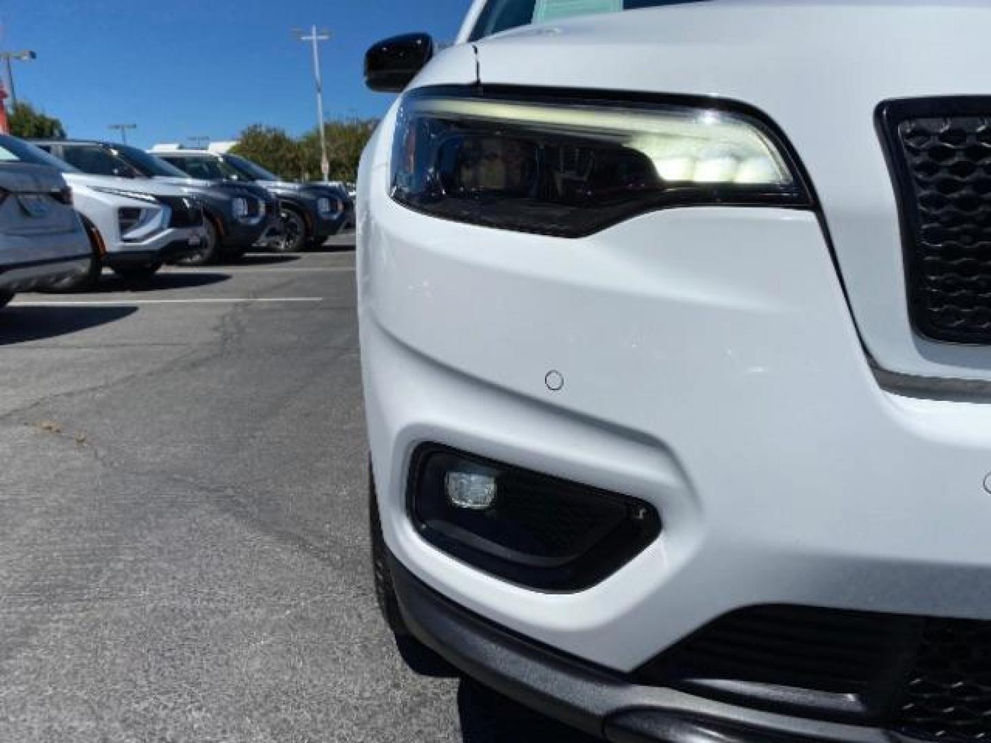 2023 WHITE Jeep Cherokee (1C4PJMMB6PD) with an 4-Cyl 2.4 Liter engine, Automatic 9-Spd transmission, located at 412 Auto Vista Drive, Palmdale, CA, 93551, (661) 945-0620, 34.592636, -118.136681 - Photo#10