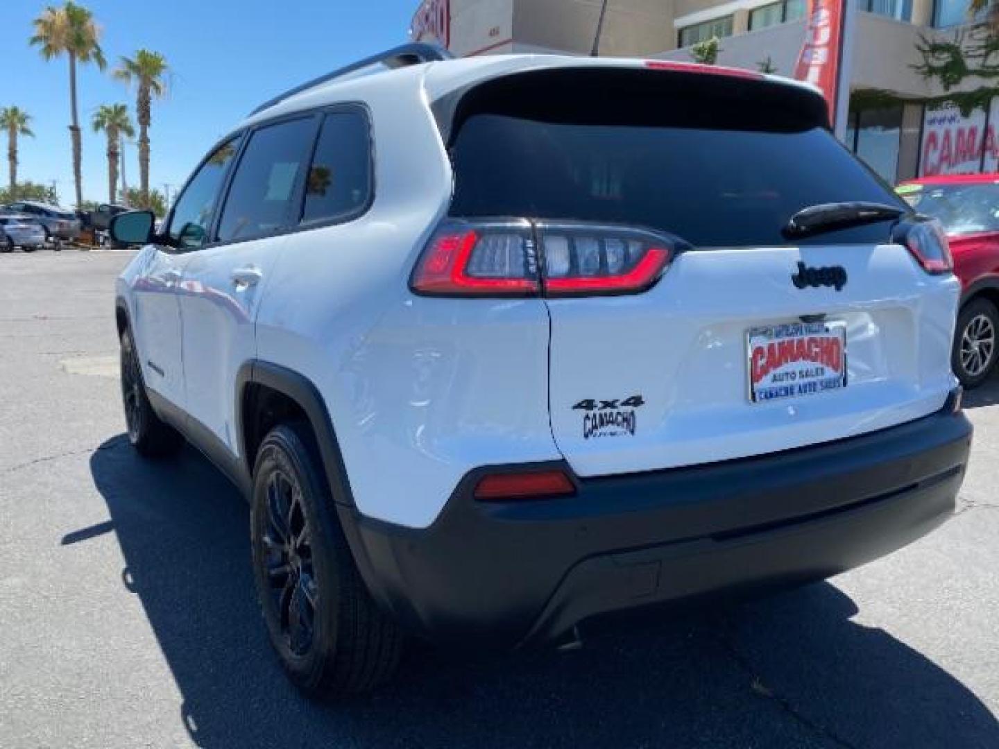 2023 WHITE Jeep Cherokee (1C4PJMMB6PD) with an 4-Cyl 2.4 Liter engine, Automatic 9-Spd transmission, located at 412 Auto Vista Drive, Palmdale, CA, 93551, (661) 945-0620, 34.592636, -118.136681 - Photo#5