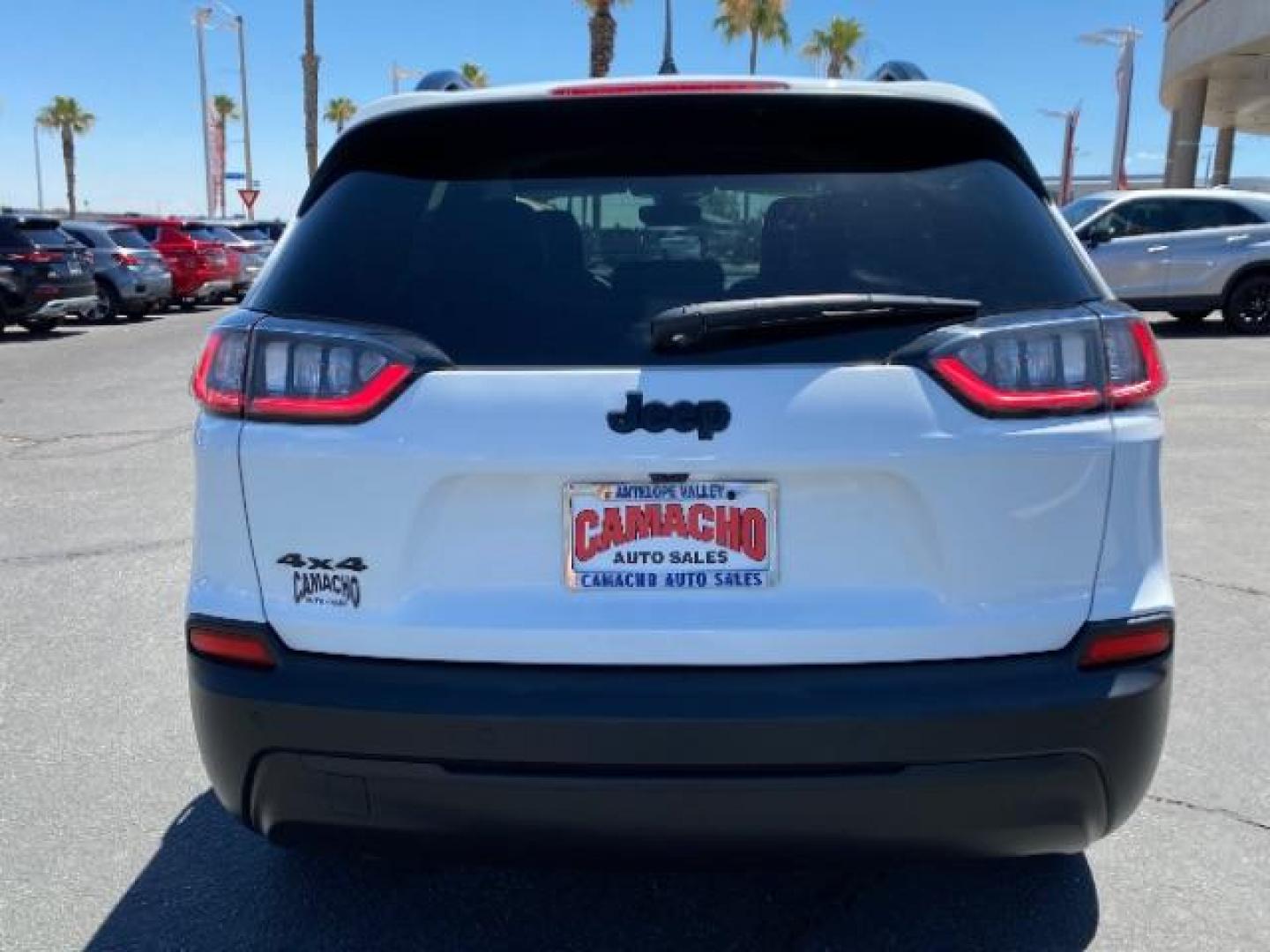 2023 WHITE Jeep Cherokee (1C4PJMMB6PD) with an 4-Cyl 2.4 Liter engine, Automatic 9-Spd transmission, located at 412 Auto Vista Drive, Palmdale, CA, 93551, (661) 945-0620, 34.592636, -118.136681 - Photo#6