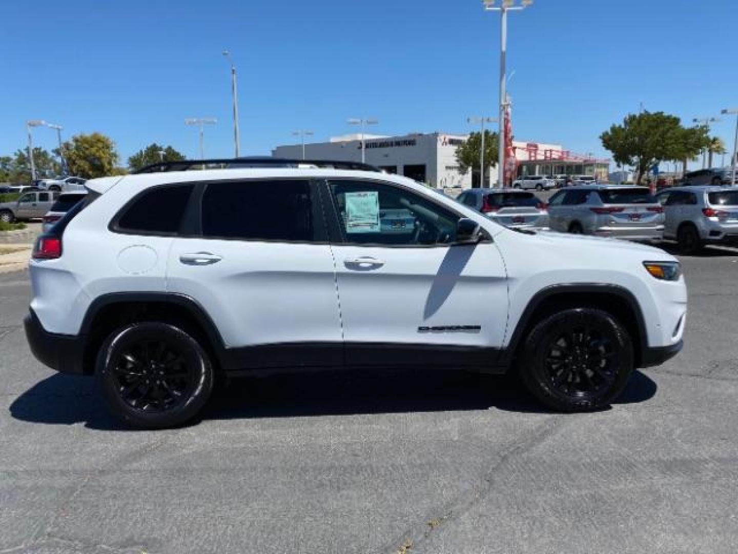 2023 WHITE Jeep Cherokee (1C4PJMMB6PD) with an 4-Cyl 2.4 Liter engine, Automatic 9-Spd transmission, located at 412 Auto Vista Drive, Palmdale, CA, 93551, (661) 945-0620, 34.592636, -118.136681 - Photo#7