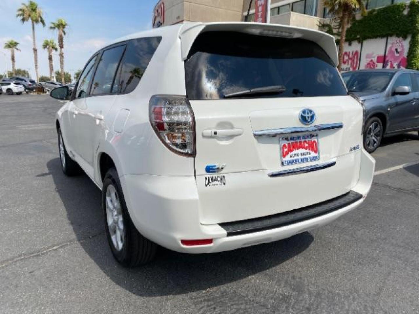 2013 WHITE Toyota RAV4 EV (2T3YL4DV2DW) with an AC Electric Motor engine, Single-Speed Fixed Gear transmission, located at 412 Auto Vista Drive, Palmdale, CA, 93551, (661) 945-0620, 34.592636, -118.136681 - Photo#4