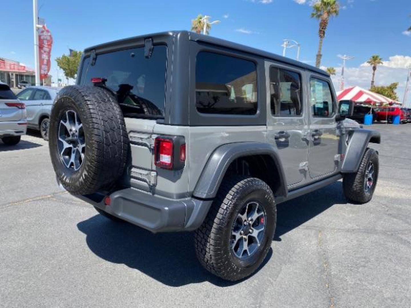 2020 GRAY Jeep Wrangler Unlimited (1C4HJXFN1LW) with an 4-Cyl Turbo 2.0 Liter engine, Automatic transmission, located at 412 Auto Vista Drive, Palmdale, CA, 93551, (661) 945-0620, 34.592636, -118.136681 - Photo#6