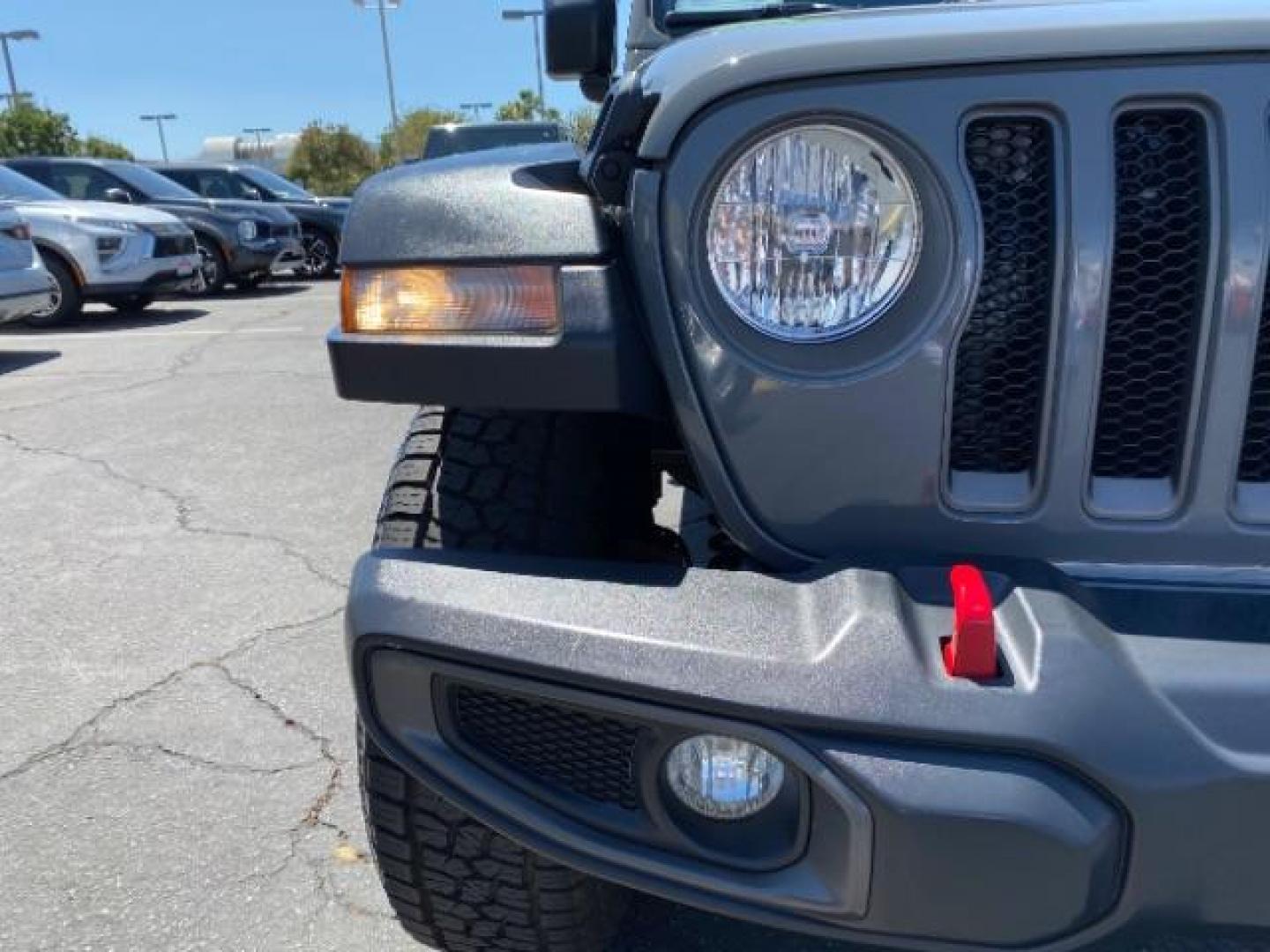 2020 GRAY Jeep Wrangler Unlimited (1C4HJXFN1LW) with an 4-Cyl Turbo 2.0 Liter engine, Automatic transmission, located at 412 Auto Vista Drive, Palmdale, CA, 93551, (661) 945-0620, 34.592636, -118.136681 - Photo#9