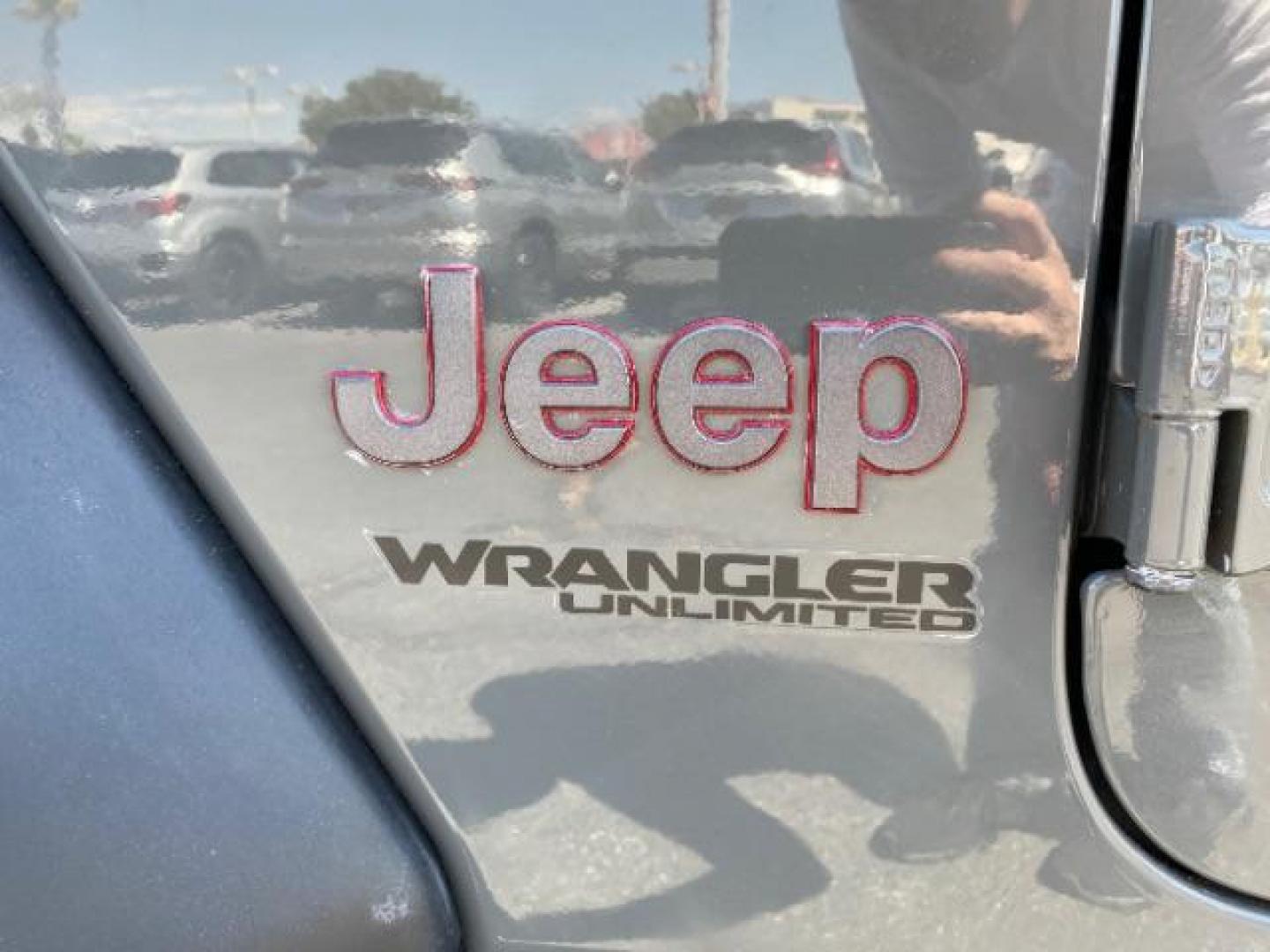 2020 GRAY Jeep Wrangler Unlimited (1C4HJXFN1LW) with an 4-Cyl Turbo 2.0 Liter engine, Automatic transmission, located at 412 Auto Vista Drive, Palmdale, CA, 93551, (661) 945-0620, 34.592636, -118.136681 - Photo#16