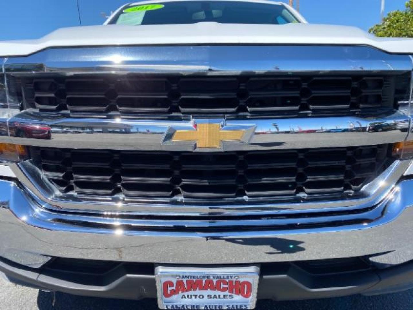 2017 WHITE Chevrolet Silverado 1500 2WD (1GCPCREC5HF) with an 8-Cyl 5.3 Liter engine, Automatic transmission, located at 412 Auto Vista Drive, Palmdale, CA, 93551, (661) 945-0620, 34.592636, -118.136681 - Photo#9