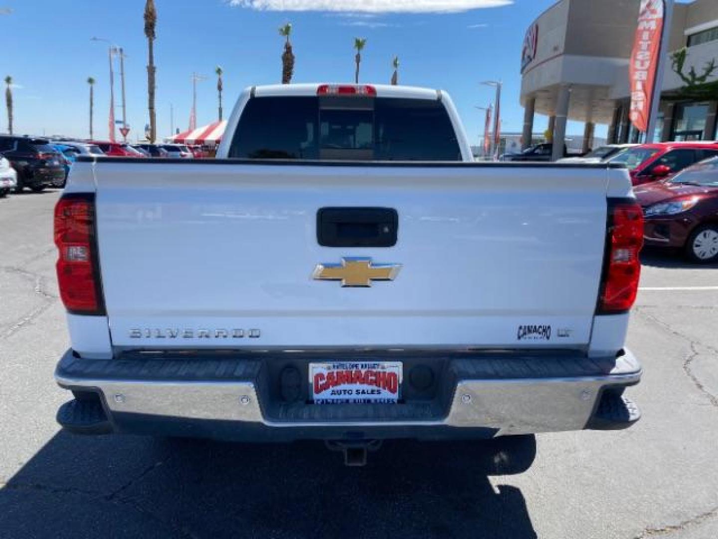 2017 WHITE Chevrolet Silverado 1500 2WD (1GCPCREC5HF) with an 8-Cyl 5.3 Liter engine, Automatic transmission, located at 412 Auto Vista Drive, Palmdale, CA, 93551, (661) 945-0620, 34.592636, -118.136681 - Photo#5