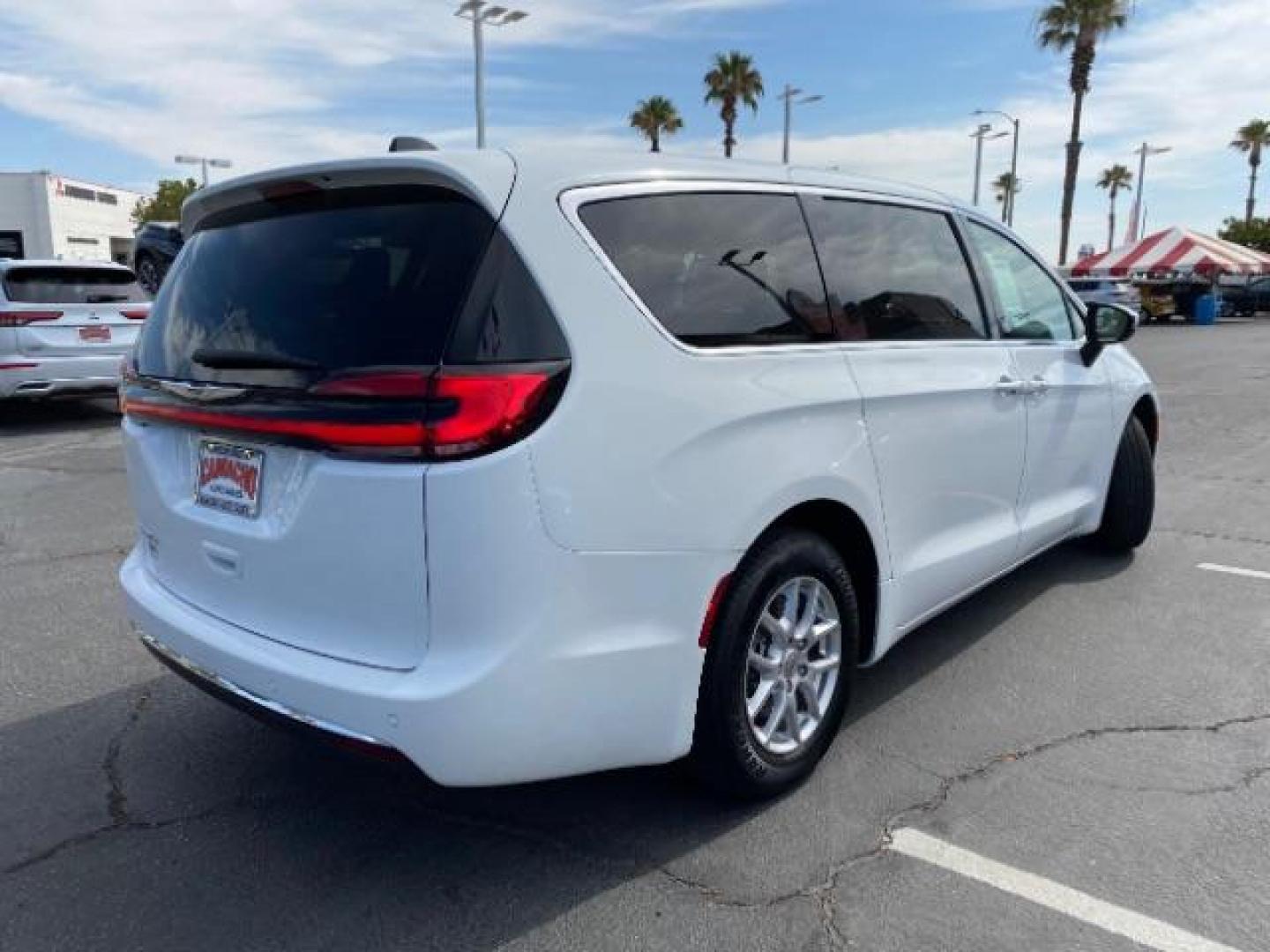 2023 WHITE Chrysler Pacifica (2C4RC1BG9PR) with an V6 3.6 Liter engine, Automatic 9-Spd transmission, located at 412 Auto Vista Drive, Palmdale, CA, 93551, (661) 945-0620, 34.592636, -118.136681 - Photo#7