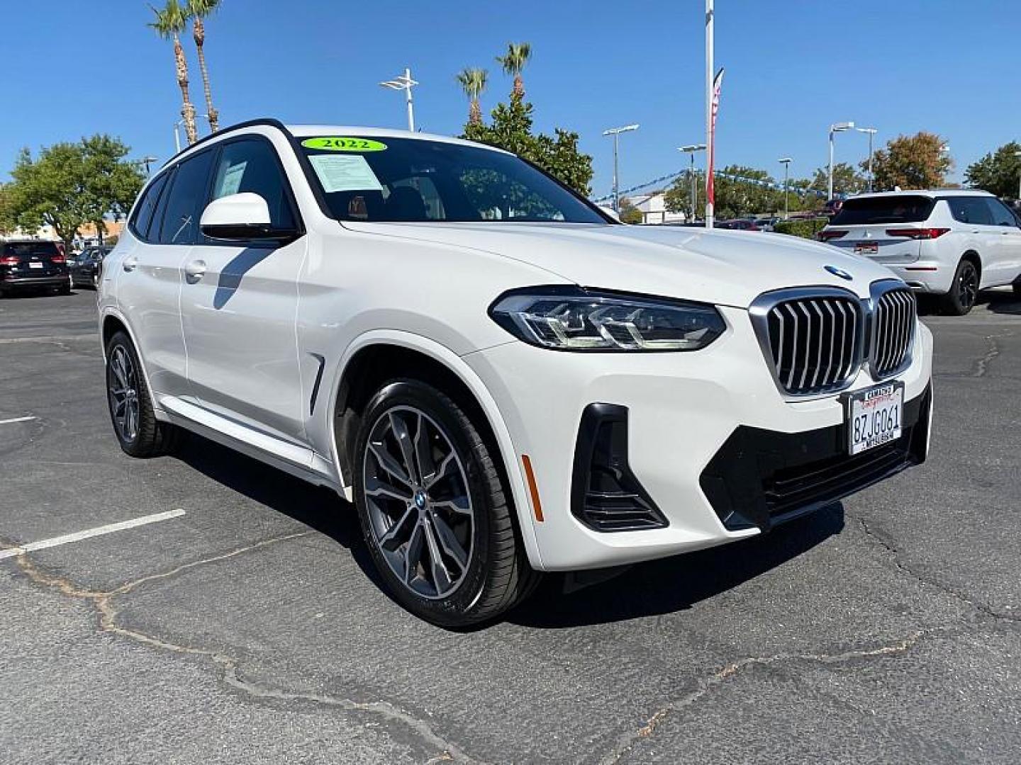 2022 WHITE BMW X3 (5UX43DP0XN9) with an 4-Cyl Turbo 2.0 Liter engine, Automatic 8-Spd Sport w/Sport transmission, located at 412 Auto Vista Drive, Palmdale, CA, 93551, (661) 945-0620, 34.592636, -118.136681 - Photo#0