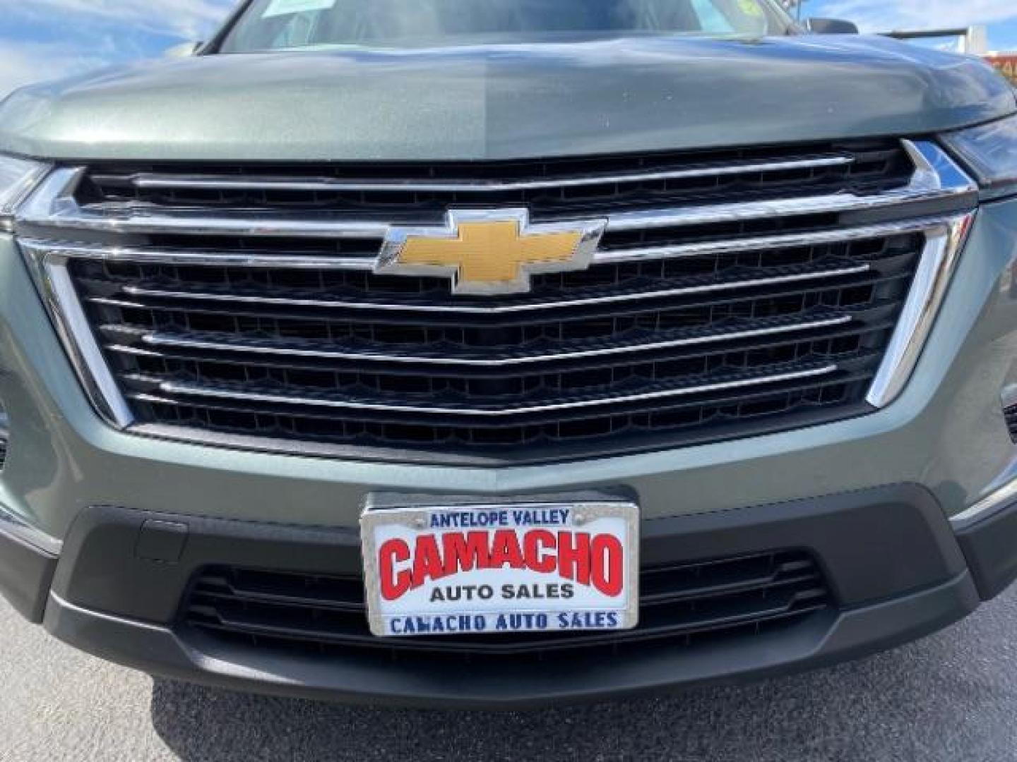 2022 GREEN Chevrolet Traverse (1GNEVHKW5NJ) with an V6 3.6 Liter engine, Automatic 9-Spd transmission, located at 412 Auto Vista Drive, Palmdale, CA, 93551, (661) 945-0620, 34.592636, -118.136681 - Photo#8