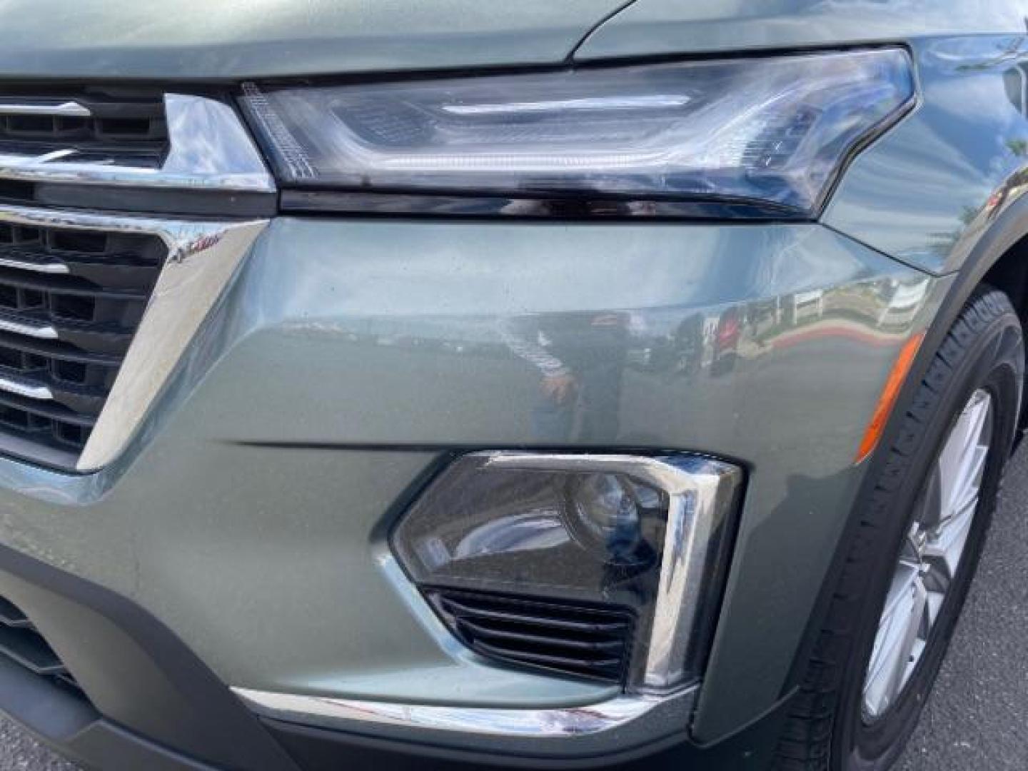 2022 GREEN Chevrolet Traverse (1GNEVHKW5NJ) with an V6 3.6 Liter engine, Automatic 9-Spd transmission, located at 412 Auto Vista Drive, Palmdale, CA, 93551, (661) 945-0620, 34.592636, -118.136681 - Photo#9