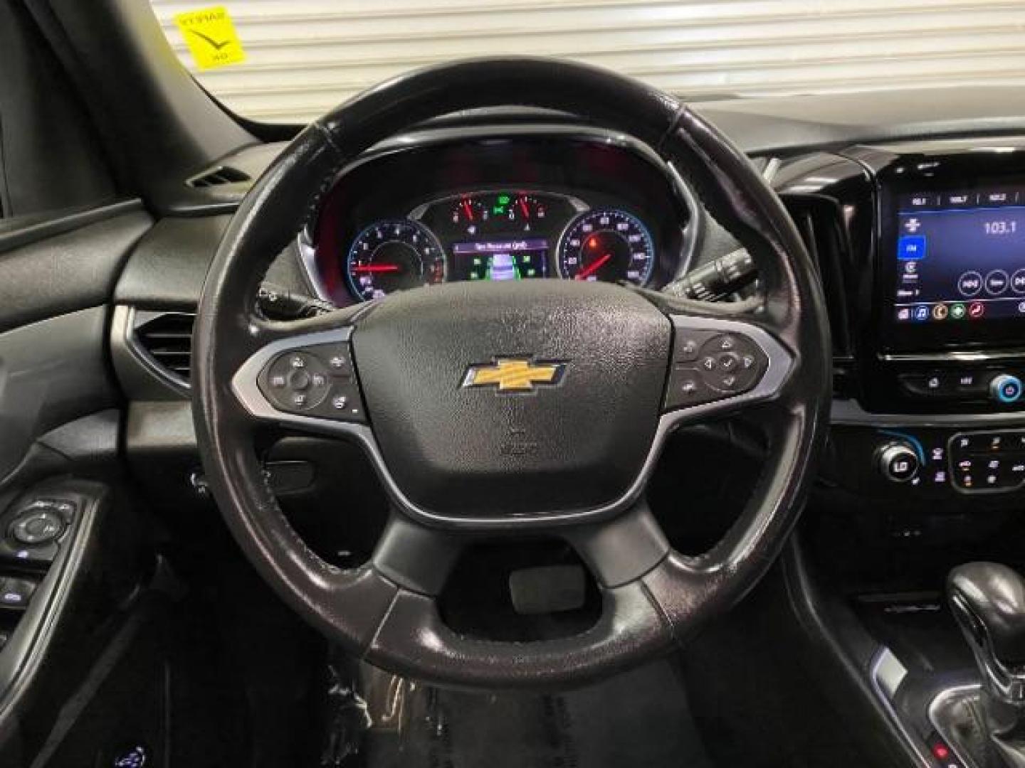 2022 GREEN Chevrolet Traverse (1GNEVHKW5NJ) with an V6 3.6 Liter engine, Automatic 9-Spd transmission, located at 412 Auto Vista Drive, Palmdale, CA, 93551, (661) 945-0620, 34.592636, -118.136681 - Photo#19