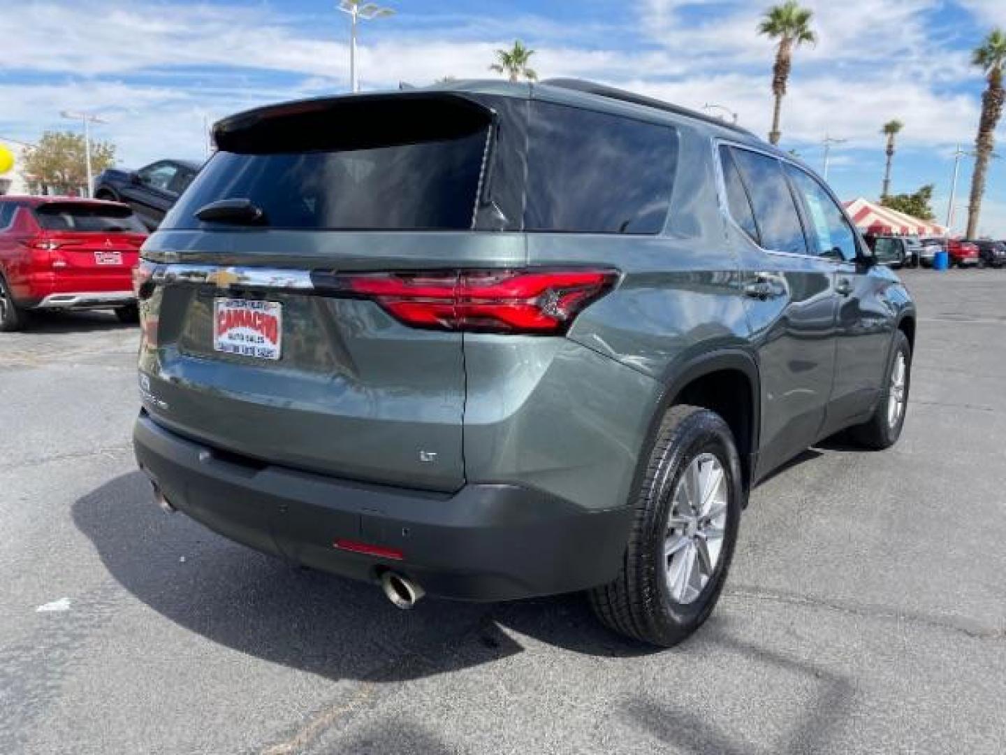 2022 GREEN Chevrolet Traverse (1GNEVHKW5NJ) with an V6 3.6 Liter engine, Automatic 9-Spd transmission, located at 412 Auto Vista Drive, Palmdale, CA, 93551, (661) 945-0620, 34.592636, -118.136681 - Photo#6