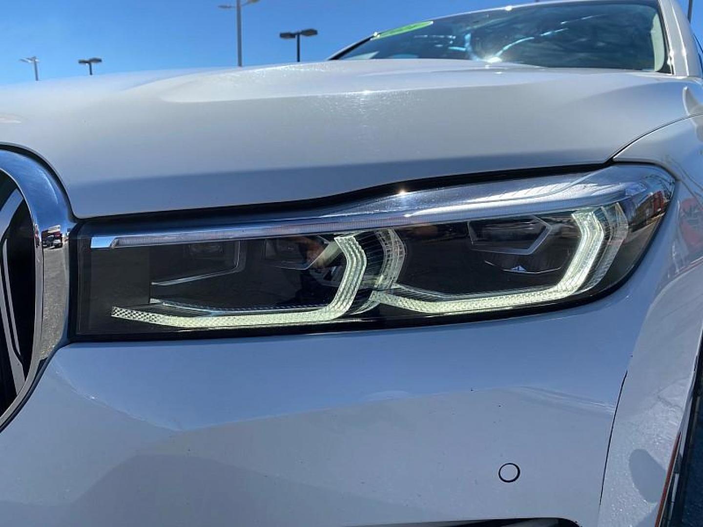 2021 WHITE BMW 7 Series (WBA7T2C04MC) with an 6-Cyl Turbo 3.0 Liter engine, Automatic 8-Spd Sport w/Steptronic transmission, located at 412 Auto Vista Drive, Palmdale, CA, 93551, (661) 945-0620, 34.592636, -118.136681 - For 44 years, our family-owned and operated business has proudly served the community, becoming one of the largest independent used car and new car dealers in Southern California, thanks to the trust and support of our customers. Recognized as AV and rsquo;s Best Used Car Dealer for 25 years (1998-2 - Photo#10