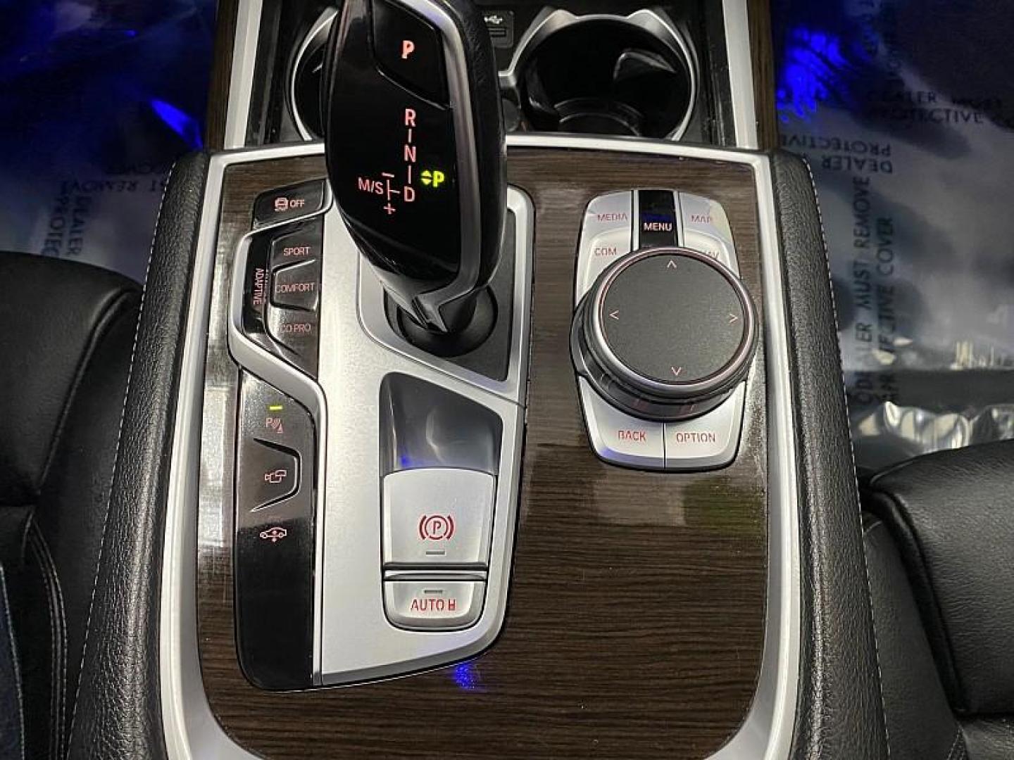 2021 WHITE BMW 7 Series (WBA7T2C04MC) with an 6-Cyl Turbo 3.0 Liter engine, Automatic 8-Spd Sport w/Steptronic transmission, located at 412 Auto Vista Drive, Palmdale, CA, 93551, (661) 945-0620, 34.592636, -118.136681 - For 44 years, our family-owned and operated business has proudly served the community, becoming one of the largest independent used car and new car dealers in Southern California, thanks to the trust and support of our customers. Recognized as AV and rsquo;s Best Used Car Dealer for 25 years (1998-2 - Photo#24