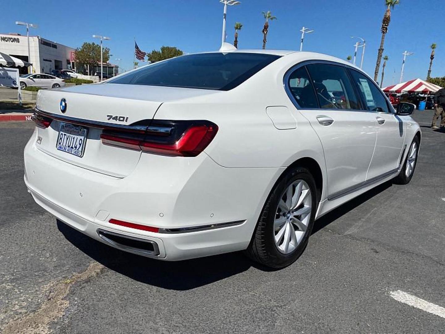 2021 WHITE BMW 7 Series (WBA7T2C04MC) with an 6-Cyl Turbo 3.0 Liter engine, Automatic 8-Spd Sport w/Steptronic transmission, located at 412 Auto Vista Drive, Palmdale, CA, 93551, (661) 945-0620, 34.592636, -118.136681 - For 44 years, our family-owned and operated business has proudly served the community, becoming one of the largest independent used car and new car dealers in Southern California, thanks to the trust and support of our customers. Recognized as AV and rsquo;s Best Used Car Dealer for 25 years (1998-2 - Photo#6