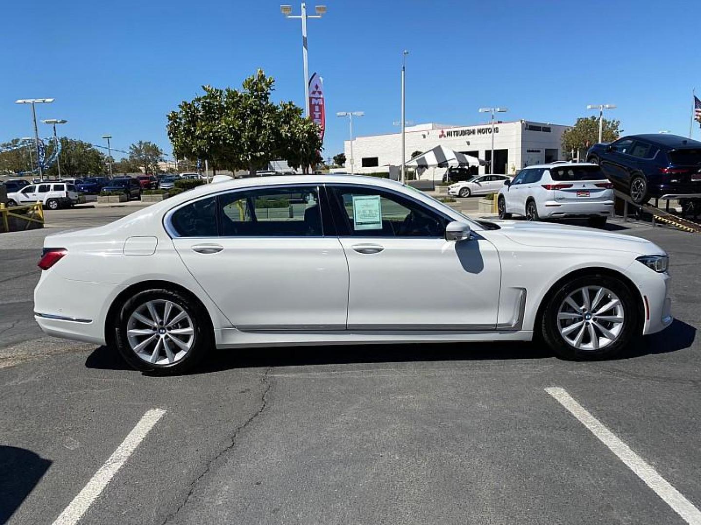 2021 WHITE BMW 7 Series (WBA7T2C04MC) with an 6-Cyl Turbo 3.0 Liter engine, Automatic 8-Spd Sport w/Steptronic transmission, located at 412 Auto Vista Drive, Palmdale, CA, 93551, (661) 945-0620, 34.592636, -118.136681 - For 44 years, our family-owned and operated business has proudly served the community, becoming one of the largest independent used car and new car dealers in Southern California, thanks to the trust and support of our customers. Recognized as AV and rsquo;s Best Used Car Dealer for 25 years (1998-2 - Photo#7