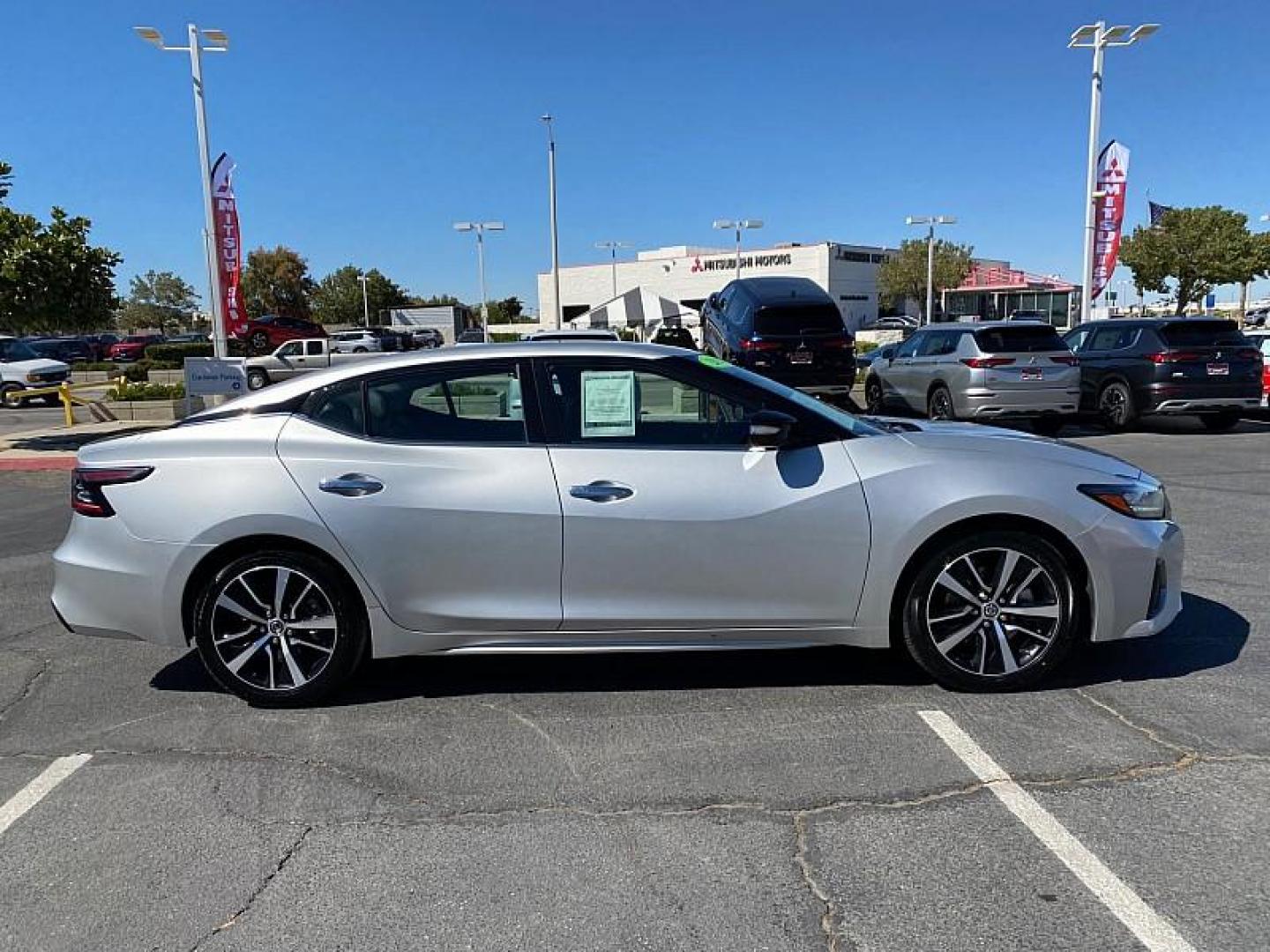 2021 SILVER Nissan Maxima (1N4AA6CV8MC) with an V6 3.5 Liter engine, Automatic Xtronic CVT transmission, located at 412 Auto Vista Drive, Palmdale, CA, 93551, (661) 945-0620, 34.592636, -118.136681 - Photo#13