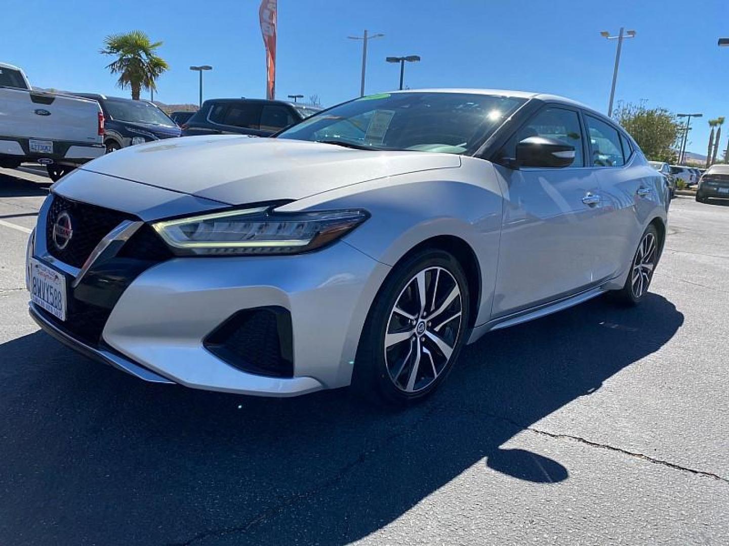 2021 SILVER Nissan Maxima (1N4AA6CV8MC) with an V6 3.5 Liter engine, Automatic Xtronic CVT transmission, located at 412 Auto Vista Drive, Palmdale, CA, 93551, (661) 945-0620, 34.592636, -118.136681 - Photo#5