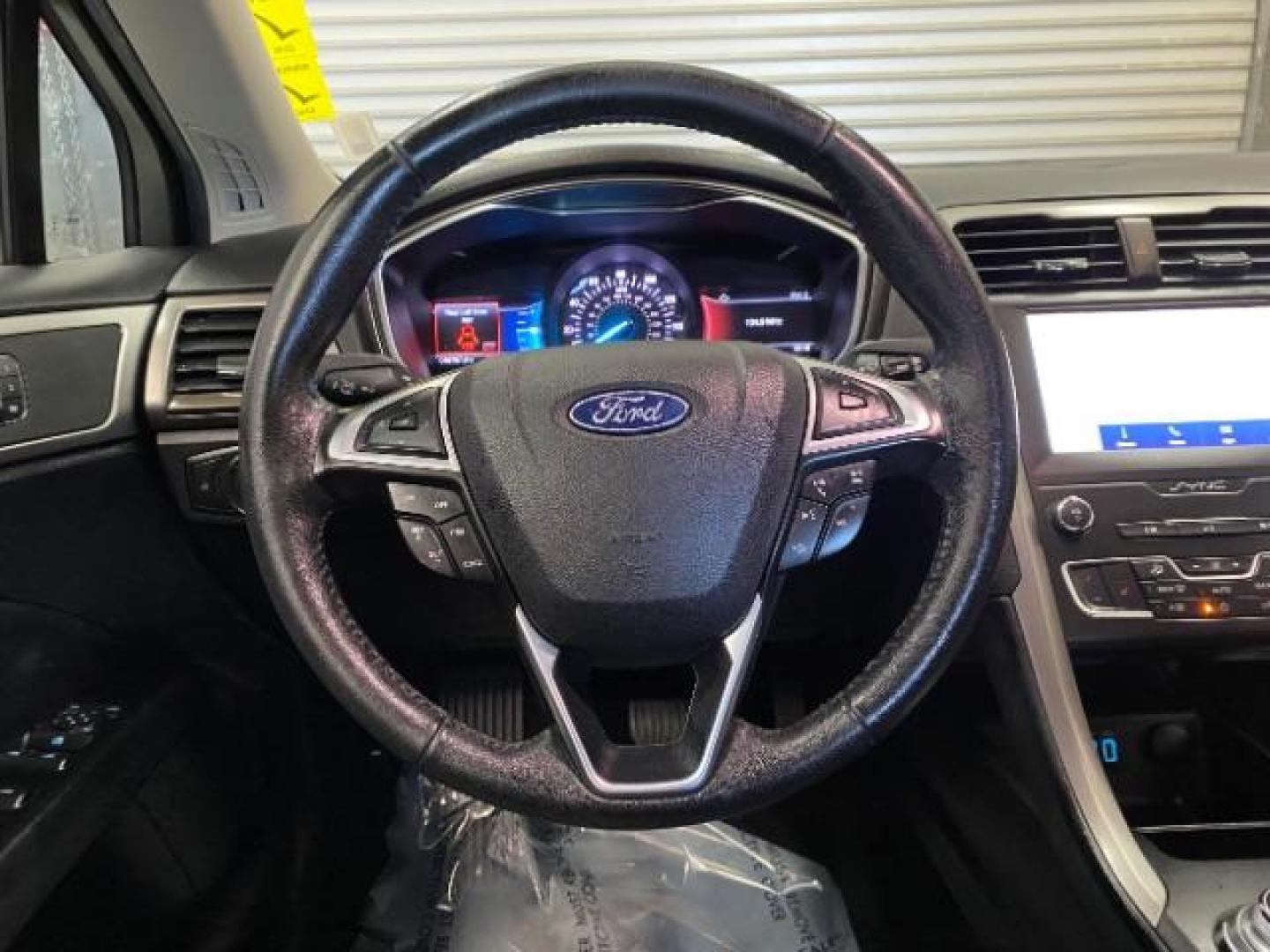 2020 WHITE Ford Fusion (3FA6P0CD6LR) with an 4-Cyl EcoBoost Turbo 1.5 Liter engine, Automatic 6-Spd w/SelectShift transmission, located at 412 Auto Vista Drive, Palmdale, CA, 93551, (661) 945-0620, 34.592636, -118.136681 - Photo#19