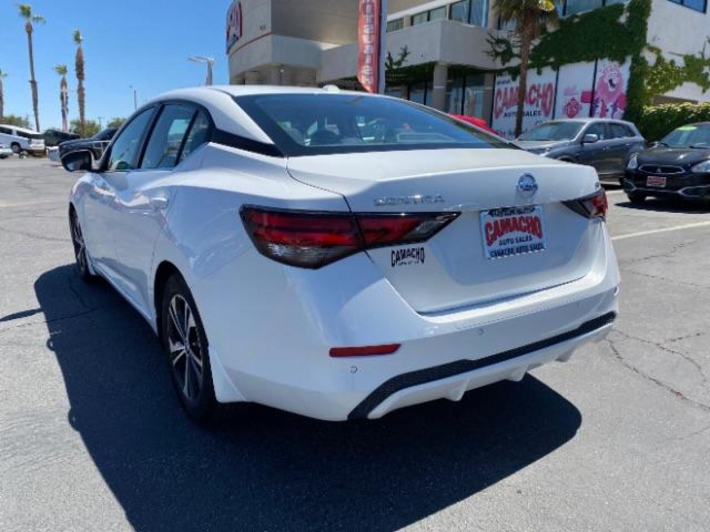 2021 WHITE Nissan Sentra (3N1AB8CV7MY) with an 4-Cyl 2.0 Liter engine, Automatic CVT w/Xtronic transmission, located at 412 Auto Vista Drive, Palmdale, CA, 93551, (661) 945-0620, 34.592636, -118.136681 - Photo#4