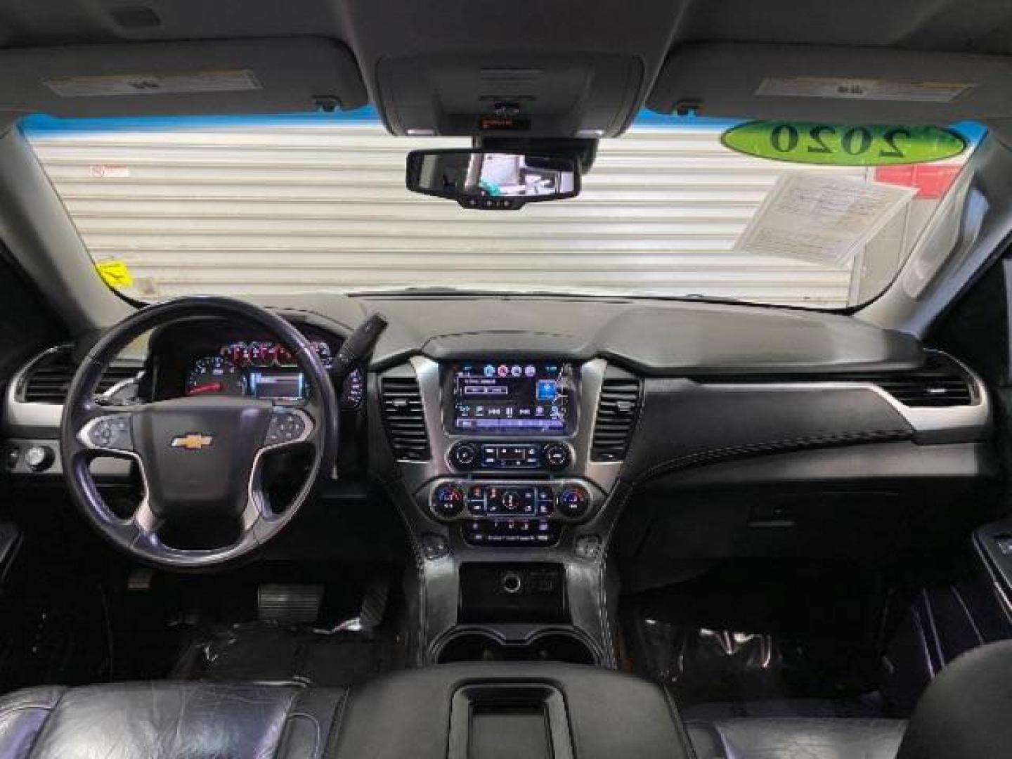 2020 WHITE Chevrolet Tahoe (1GNSCBKCXLR) with an V8 EcoTec3 5.3 Liter engine, Automatic 6-Spd w/Overdrive transmission, located at 412 Auto Vista Drive, Palmdale, CA, 93551, (661) 945-0620, 34.592636, -118.136681 - Photo#18