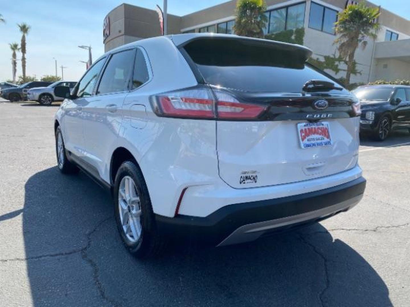 2022 WHITE Ford Edge (2FMPK4J94NB) with an 4-Cyl EcoBoost Turbo 2.0 Liter engine, Automatic 8-Spd transmission, located at 412 Auto Vista Drive, Palmdale, CA, 93551, (661) 945-0620, 34.592636, -118.136681 - Photo#4