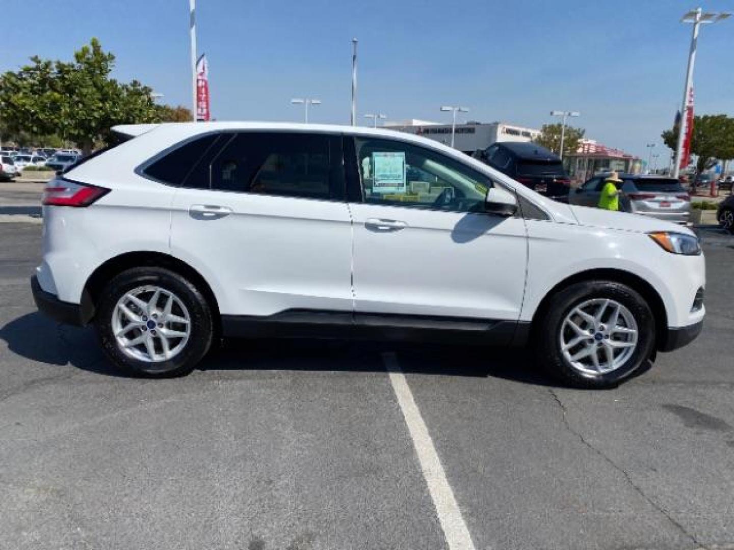 2022 WHITE Ford Edge (2FMPK4J94NB) with an 4-Cyl EcoBoost Turbo 2.0 Liter engine, Automatic 8-Spd transmission, located at 412 Auto Vista Drive, Palmdale, CA, 93551, (661) 945-0620, 34.592636, -118.136681 - Photo#7