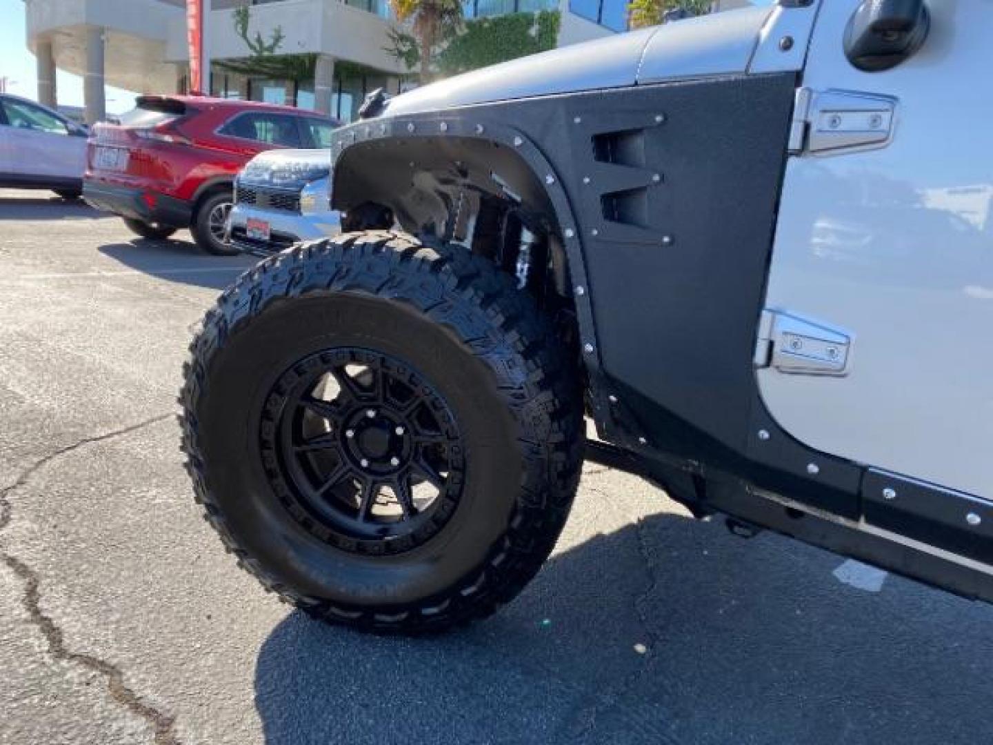 2015 GRAY Jeep Wrangler Unlimited (1C4HJWDG8FL) with an V6 3.6 Liter engine, Automatic transmission, located at 412 Auto Vista Drive, Palmdale, CA, 93551, (661) 945-0620, 34.592636, -118.136681 - Photo#10