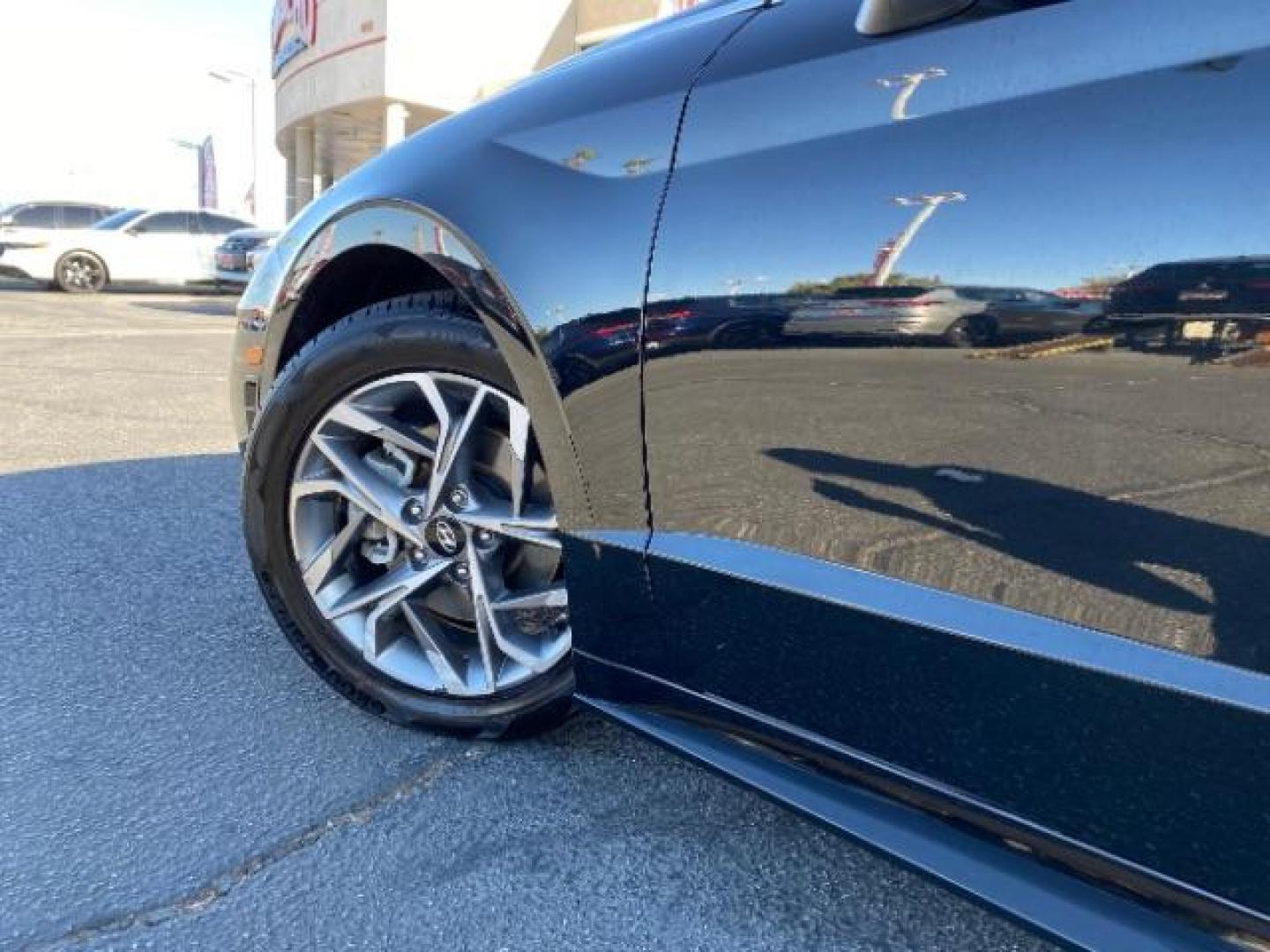 2021 BLACK Hyundai Sonata (KMHL64JA6MA) with an 4-Cyl 2.5 Liter engine, Automatic 8-Spd w/Overdrive and Shiftronic transmission, located at 412 Auto Vista Drive, Palmdale, CA, 93551, (661) 945-0620, 34.592636, -118.136681 - Photo#10