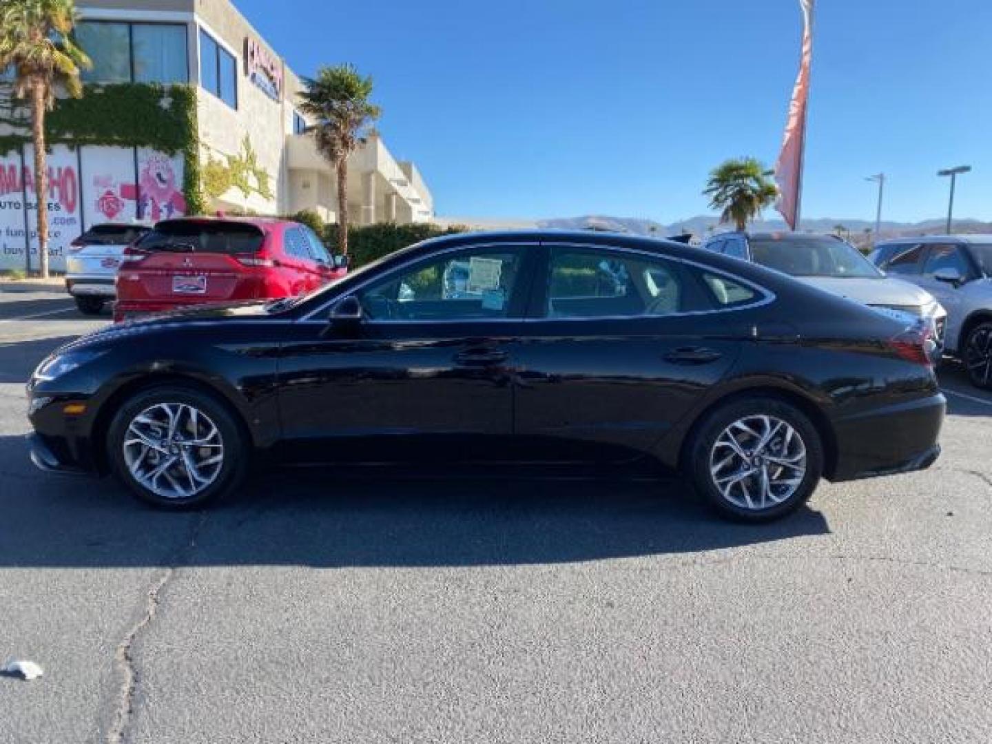 2021 BLACK Hyundai Sonata (KMHL64JA6MA) with an 4-Cyl 2.5 Liter engine, Automatic 8-Spd w/Overdrive and Shiftronic transmission, located at 412 Auto Vista Drive, Palmdale, CA, 93551, (661) 945-0620, 34.592636, -118.136681 - Photo#3