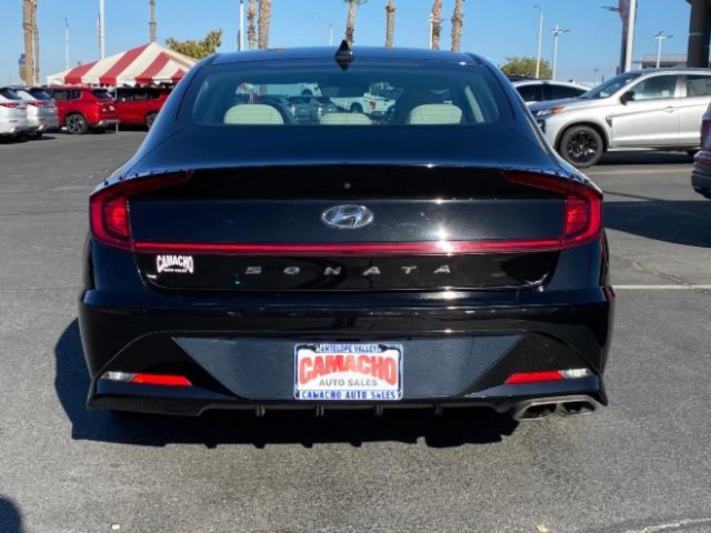 2021 BLACK Hyundai Sonata (KMHL64JA6MA) with an 4-Cyl 2.5 Liter engine, Automatic 8-Spd w/Overdrive and Shiftronic transmission, located at 412 Auto Vista Drive, Palmdale, CA, 93551, (661) 945-0620, 34.592636, -118.136681 - Photo#5