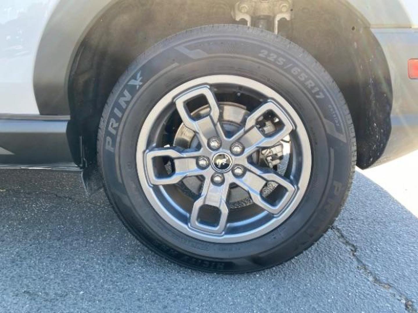 2021 WHITE Ford Bronco Sport (3FMCR9B69MR) with an 3-Cyl Turbo 1.5 Liter engine, Automatic 8-Spd transmission, located at 412 Auto Vista Drive, Palmdale, CA, 93551, (661) 945-0620, 34.592636, -118.136681 - Photo#13