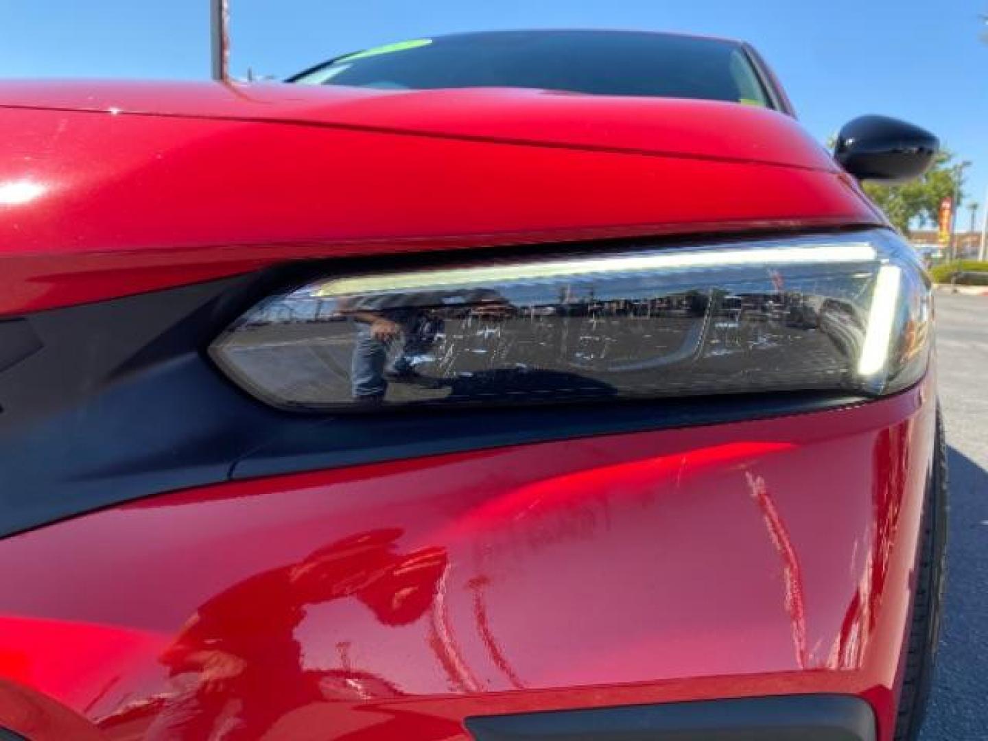 2022 RED Honda Civic Hatchback (19XFL2G86NE) with an 4-Cyl i-VTEC 2.0 Liter engine, Manual 6-Spd transmission, located at 412 Auto Vista Drive, Palmdale, CA, 93551, (661) 945-0620, 34.592636, -118.136681 - Photo#9