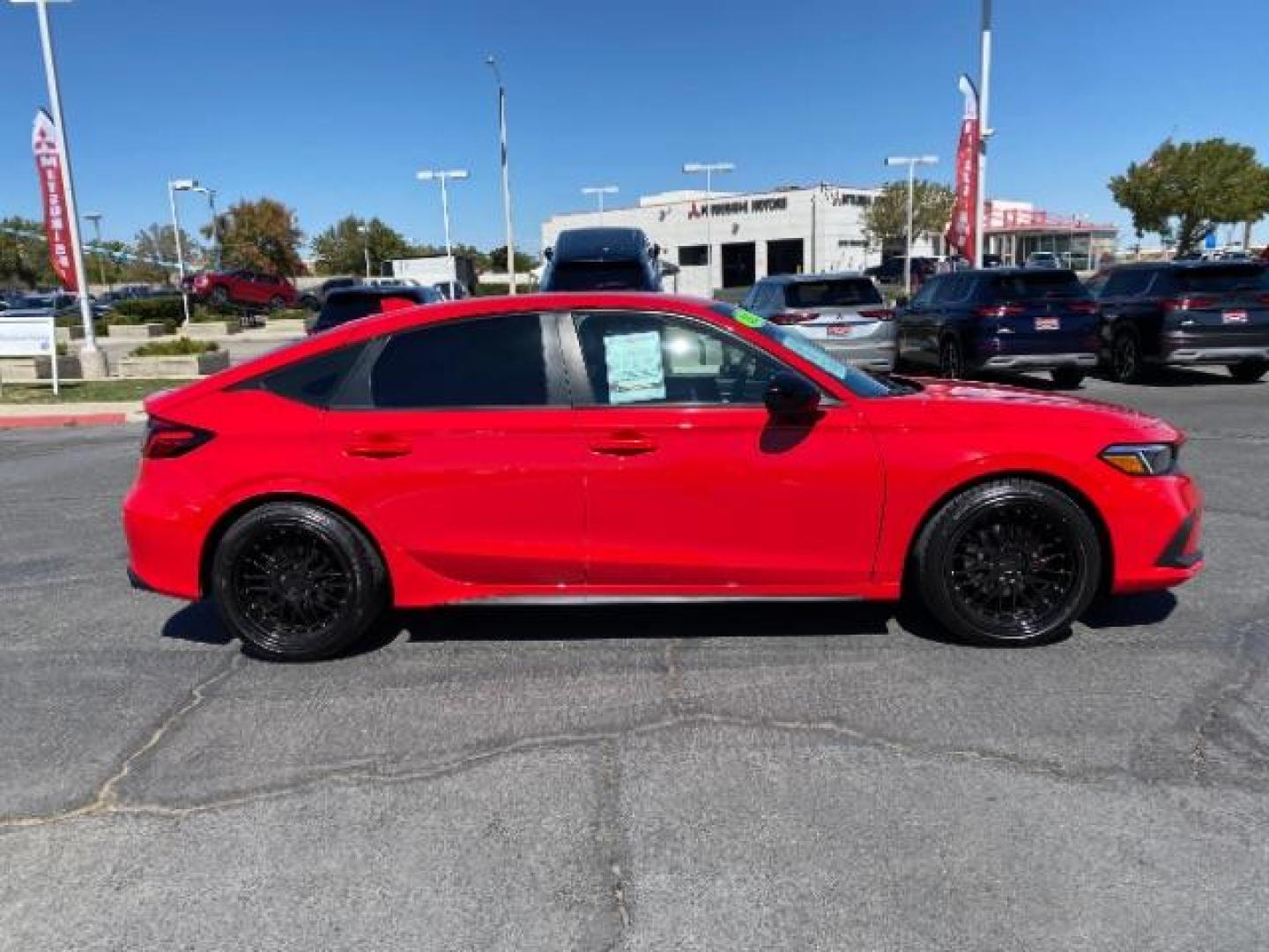 2022 RED Honda Civic Hatchback (19XFL2G86NE) with an 4-Cyl i-VTEC 2.0 Liter engine, Manual 6-Spd transmission, located at 412 Auto Vista Drive, Palmdale, CA, 93551, (661) 945-0620, 34.592636, -118.136681 - Photo#4