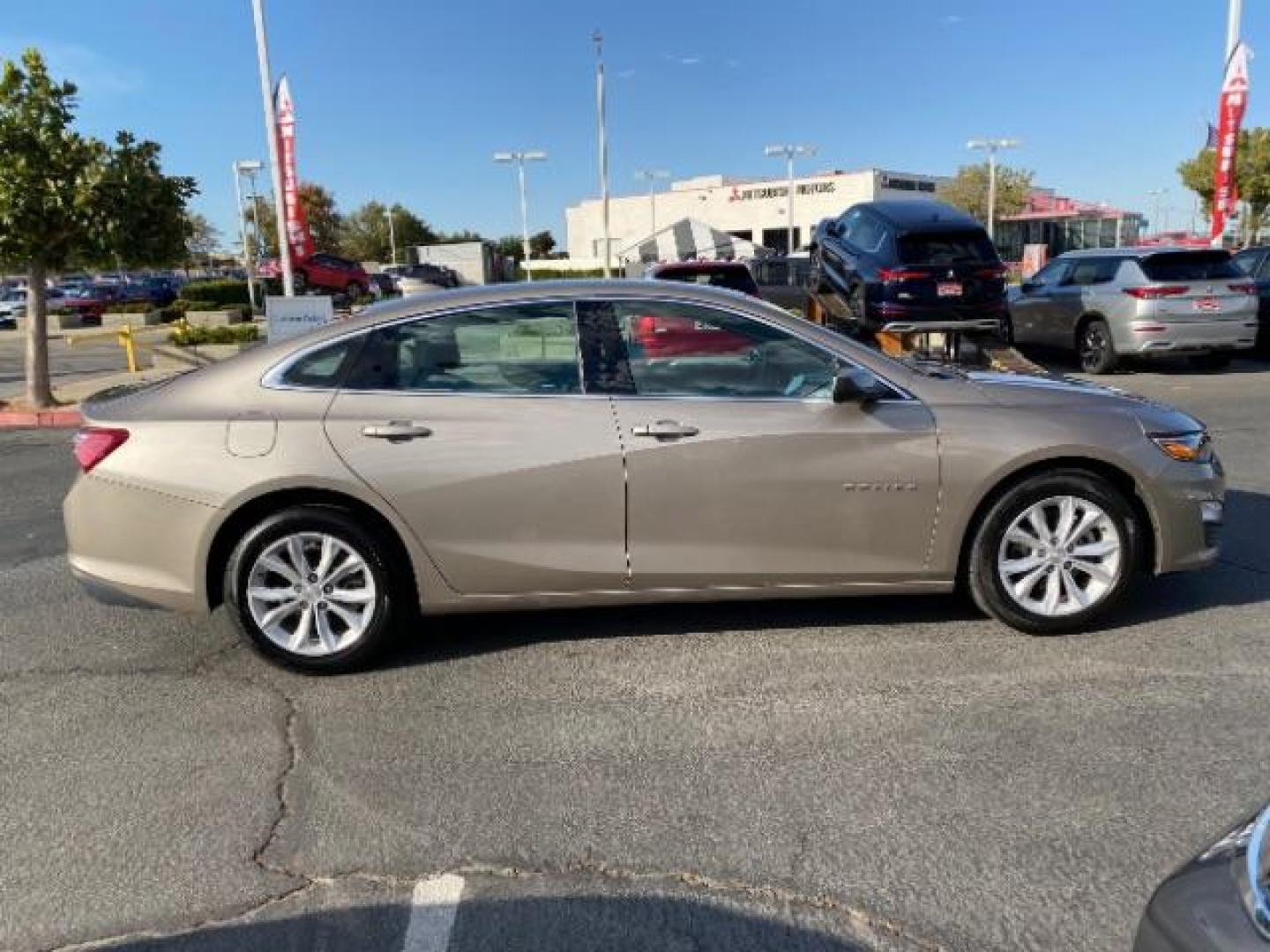 2022 GRAY Chevrolet Malibu (1G1ZD5ST9NF) with an 4-Cyl Turbo 1.5 Liter engine, Automatic CVT transmission, located at 412 Auto Vista Drive, Palmdale, CA, 93551, (661) 945-0620, 34.592636, -118.136681 - Photo#9