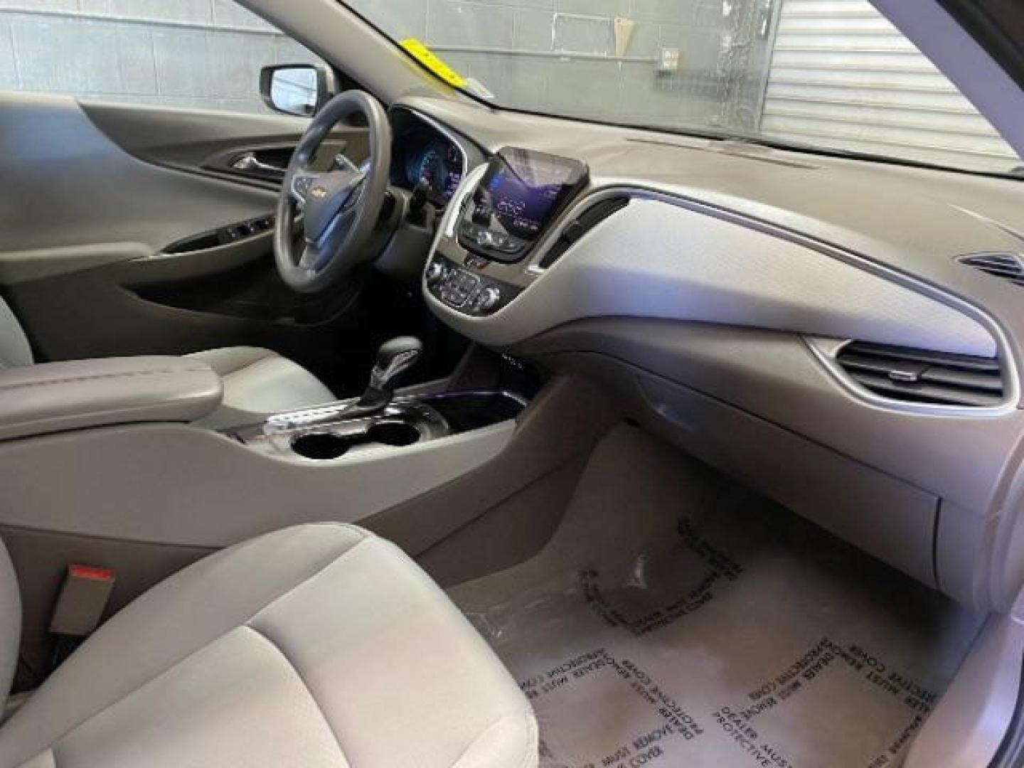 2022 GRAY Chevrolet Malibu (1G1ZD5ST9NF) with an 4-Cyl Turbo 1.5 Liter engine, Automatic CVT transmission, located at 412 Auto Vista Drive, Palmdale, CA, 93551, (661) 945-0620, 34.592636, -118.136681 - Photo#23