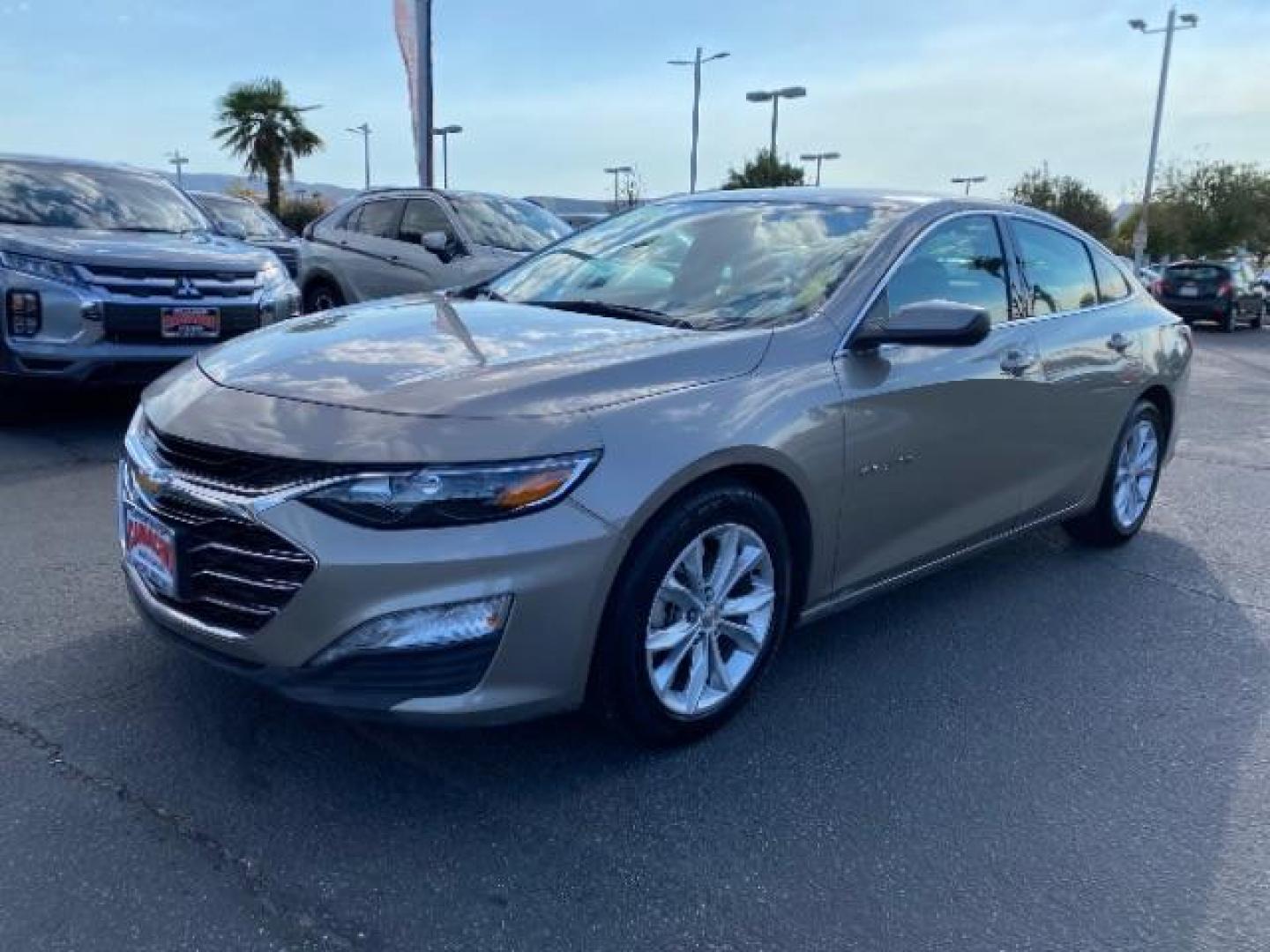 2022 GRAY Chevrolet Malibu (1G1ZD5ST9NF) with an 4-Cyl Turbo 1.5 Liter engine, Automatic CVT transmission, located at 412 Auto Vista Drive, Palmdale, CA, 93551, (661) 945-0620, 34.592636, -118.136681 - Photo#6